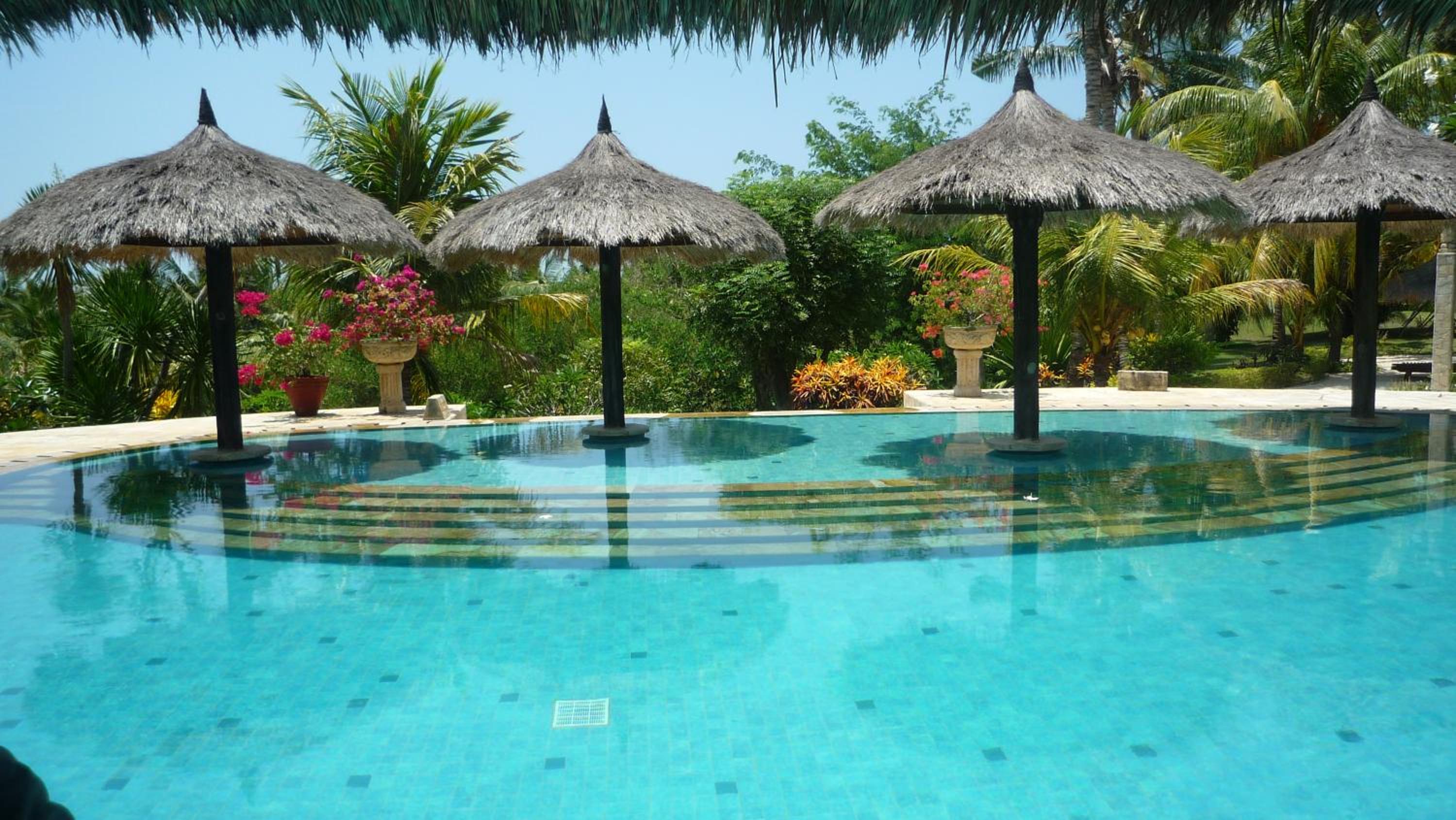 Deluxe Double Room with Pool View - Photo 19