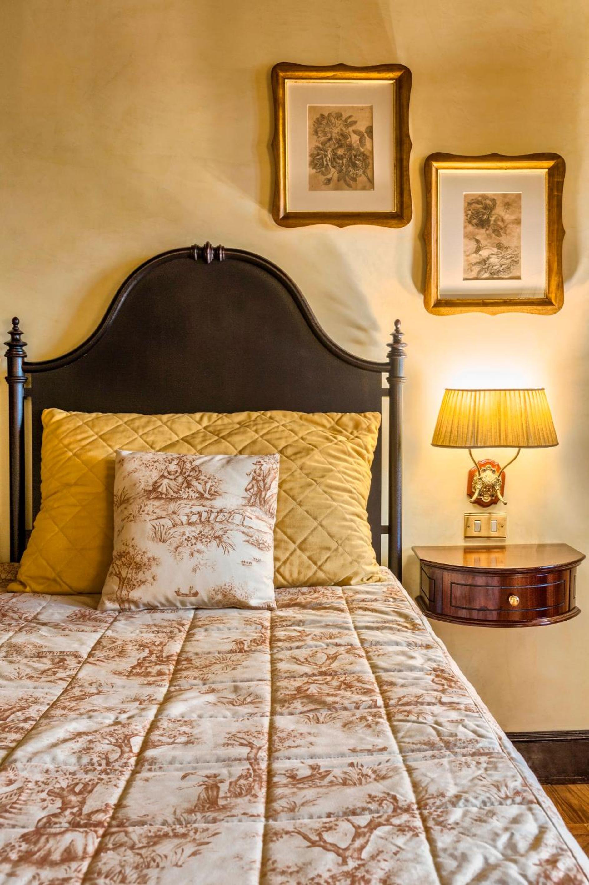 Classic Single Room