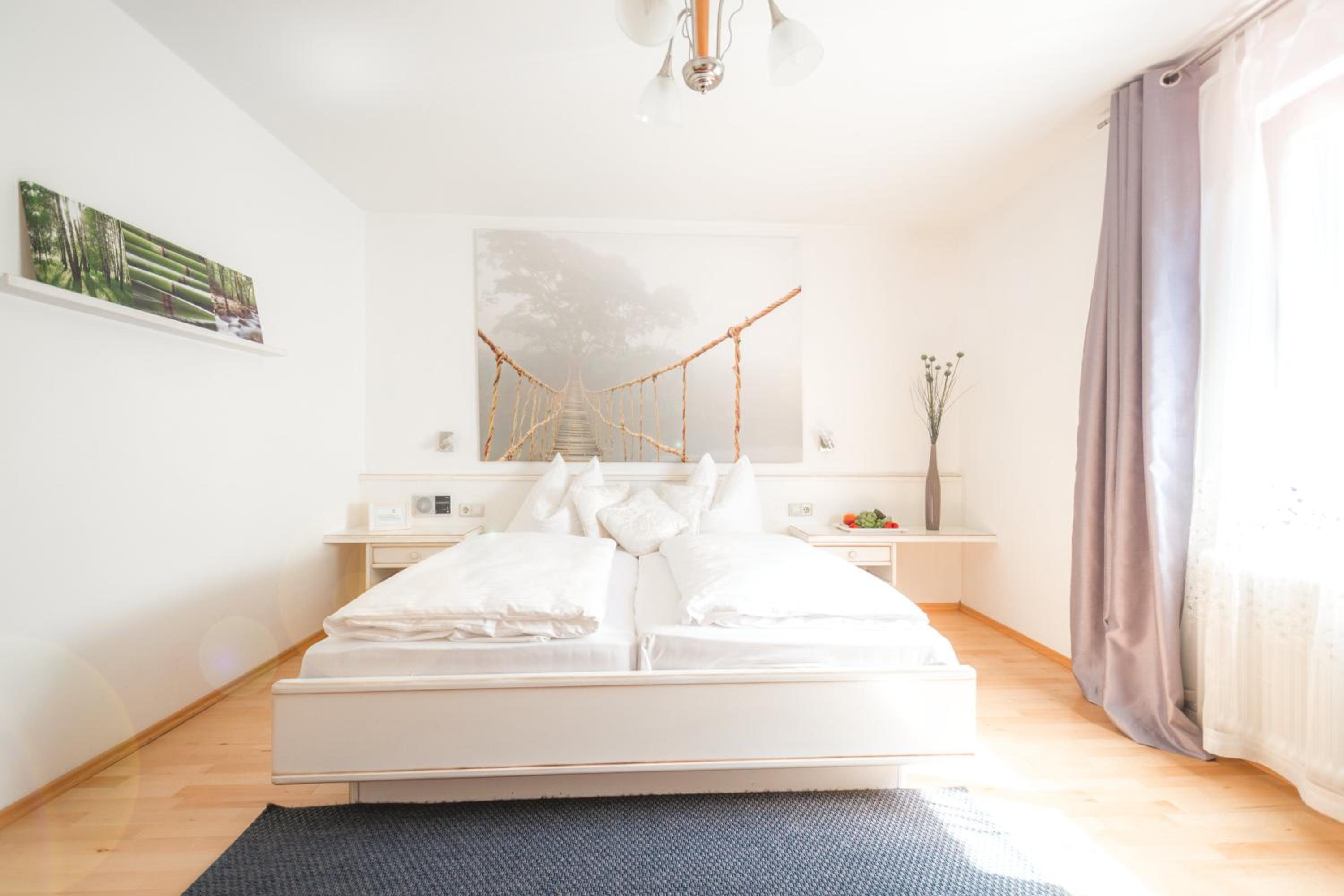 Large Double Room photo 3