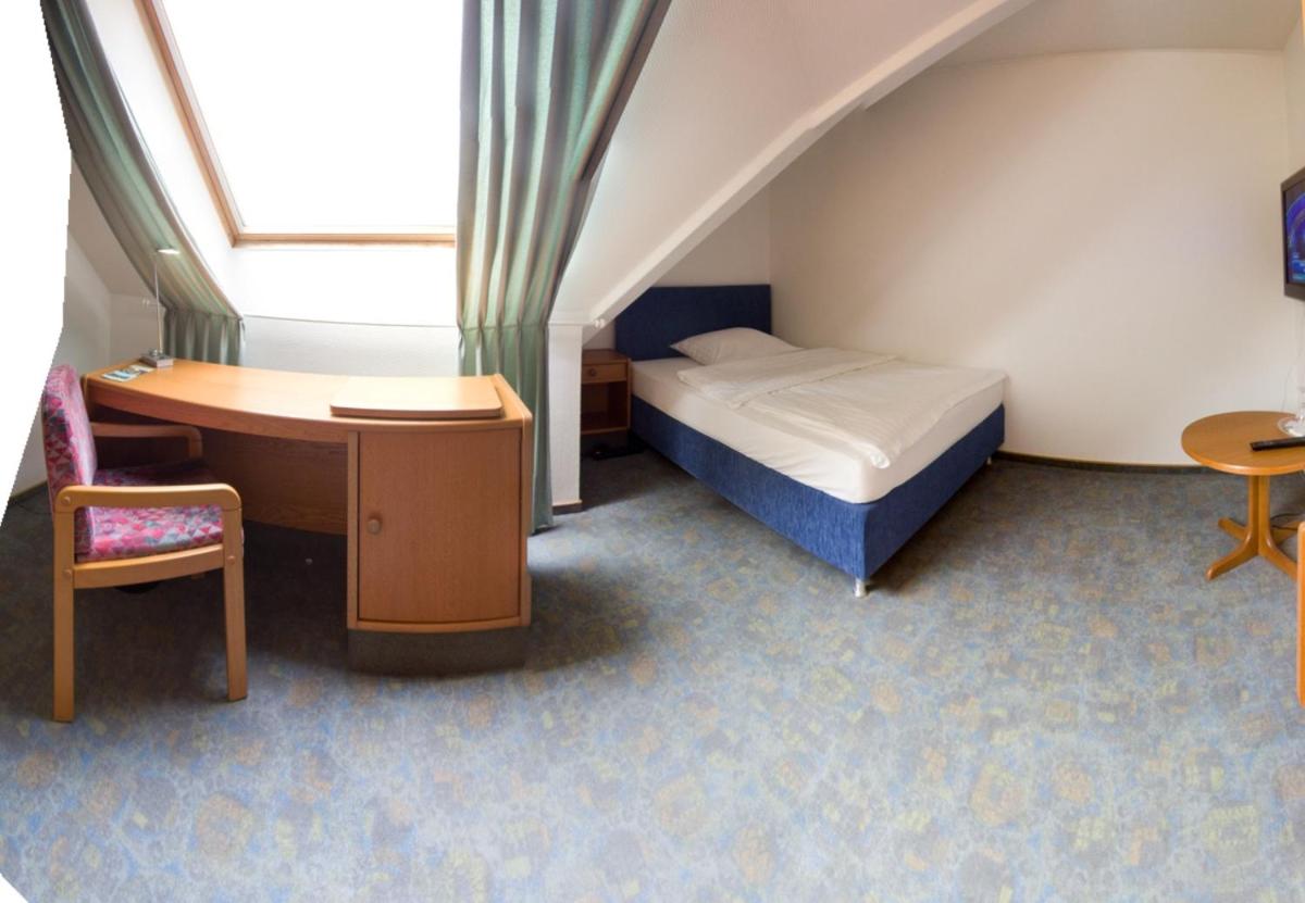 Single Room photo 2