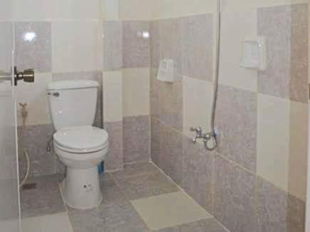 Quadruple Room with Private Bathroom - Photo 18