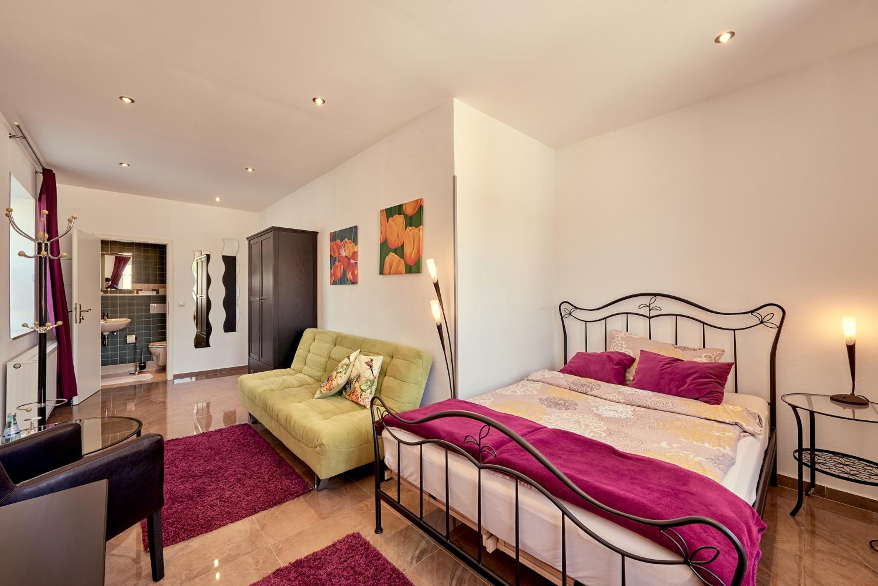 Single Room photo 2