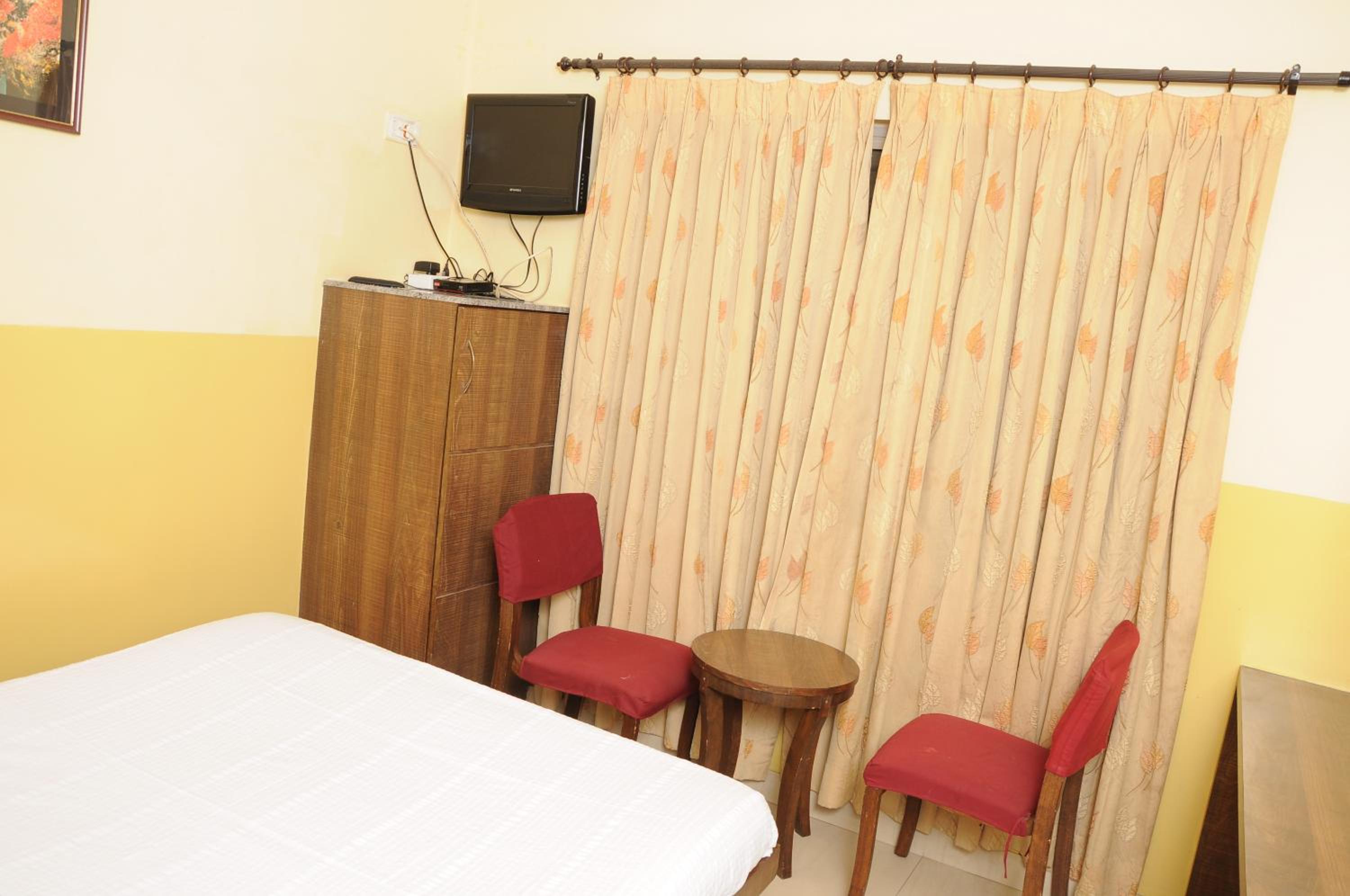 Economy Double Room photo 3