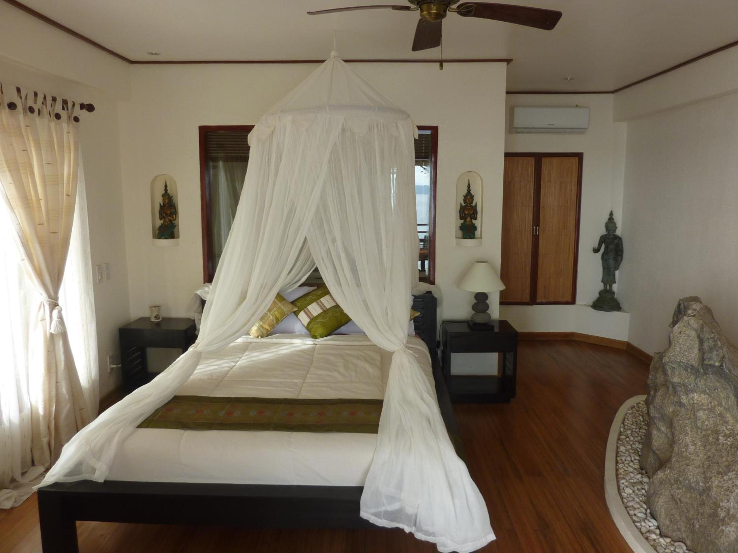 Queen Room with Sea View photo 2