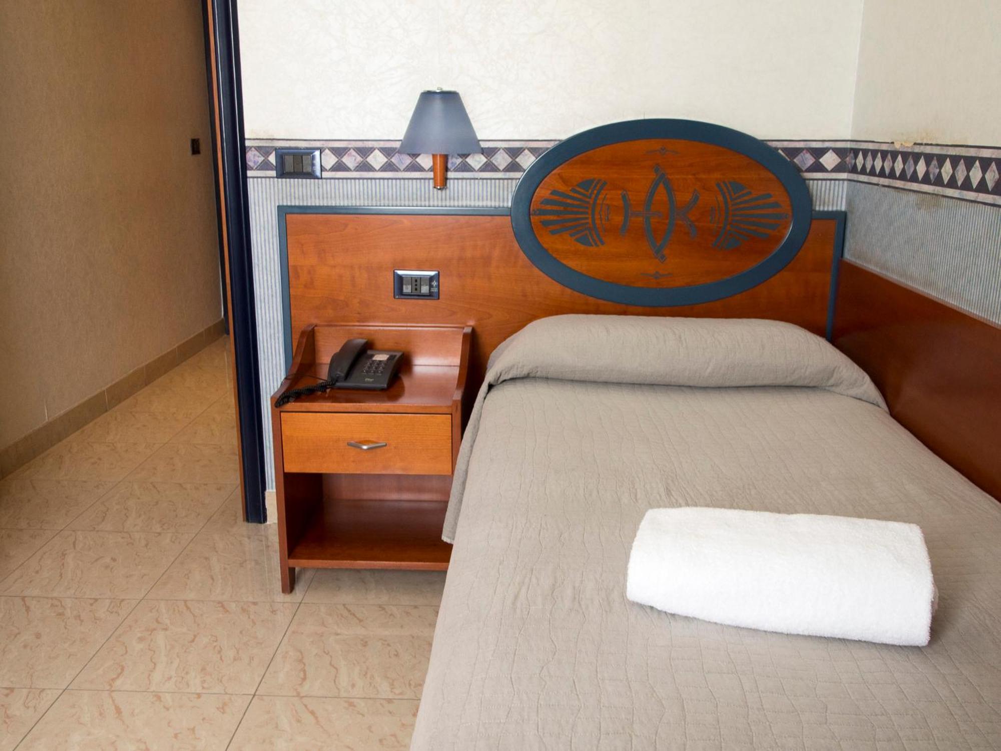 Small Single Room photo 1