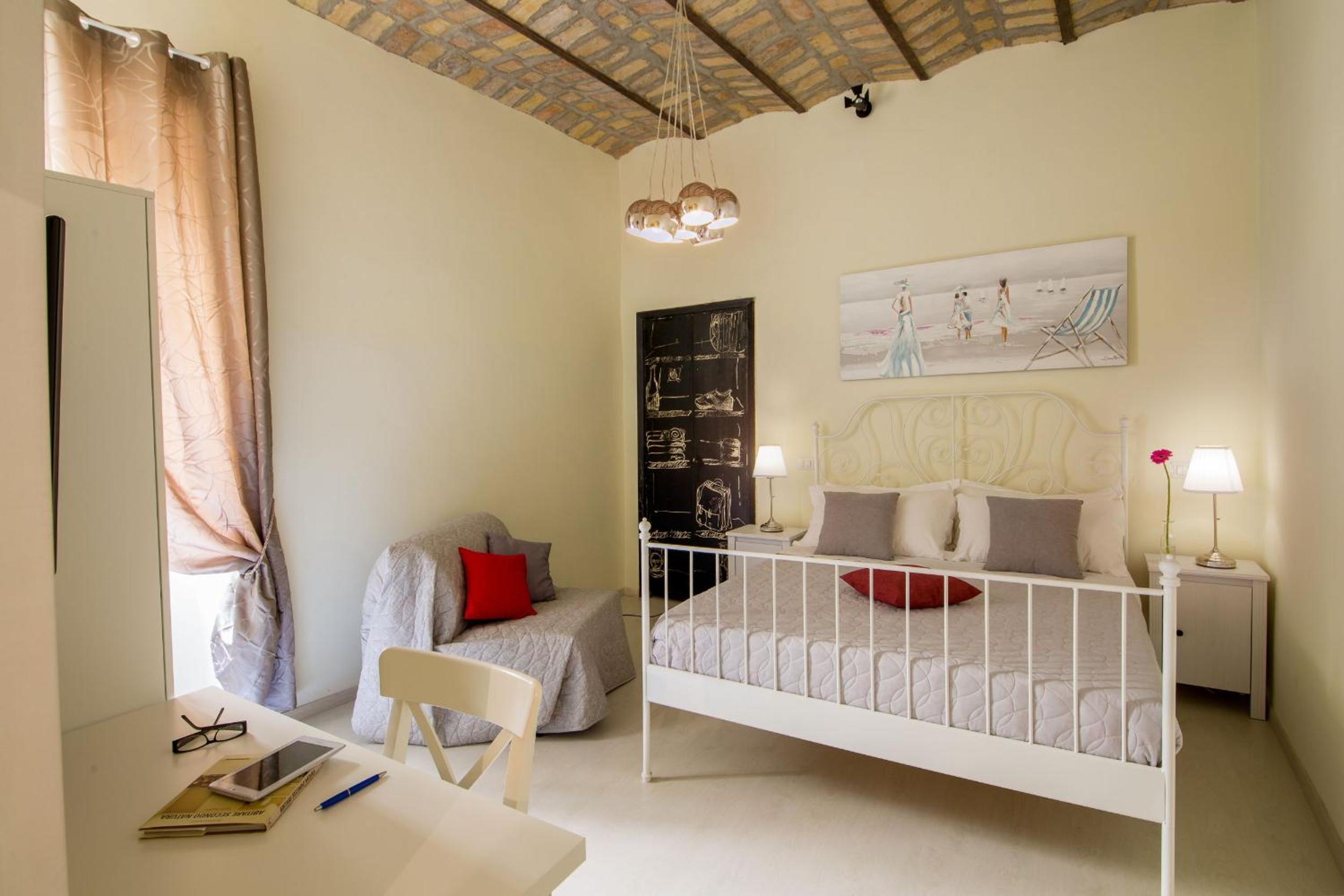 Deluxe Double Room With Extra Bed photo 2