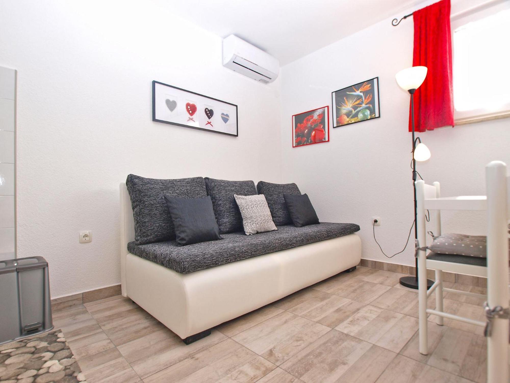 Apartment photo 2