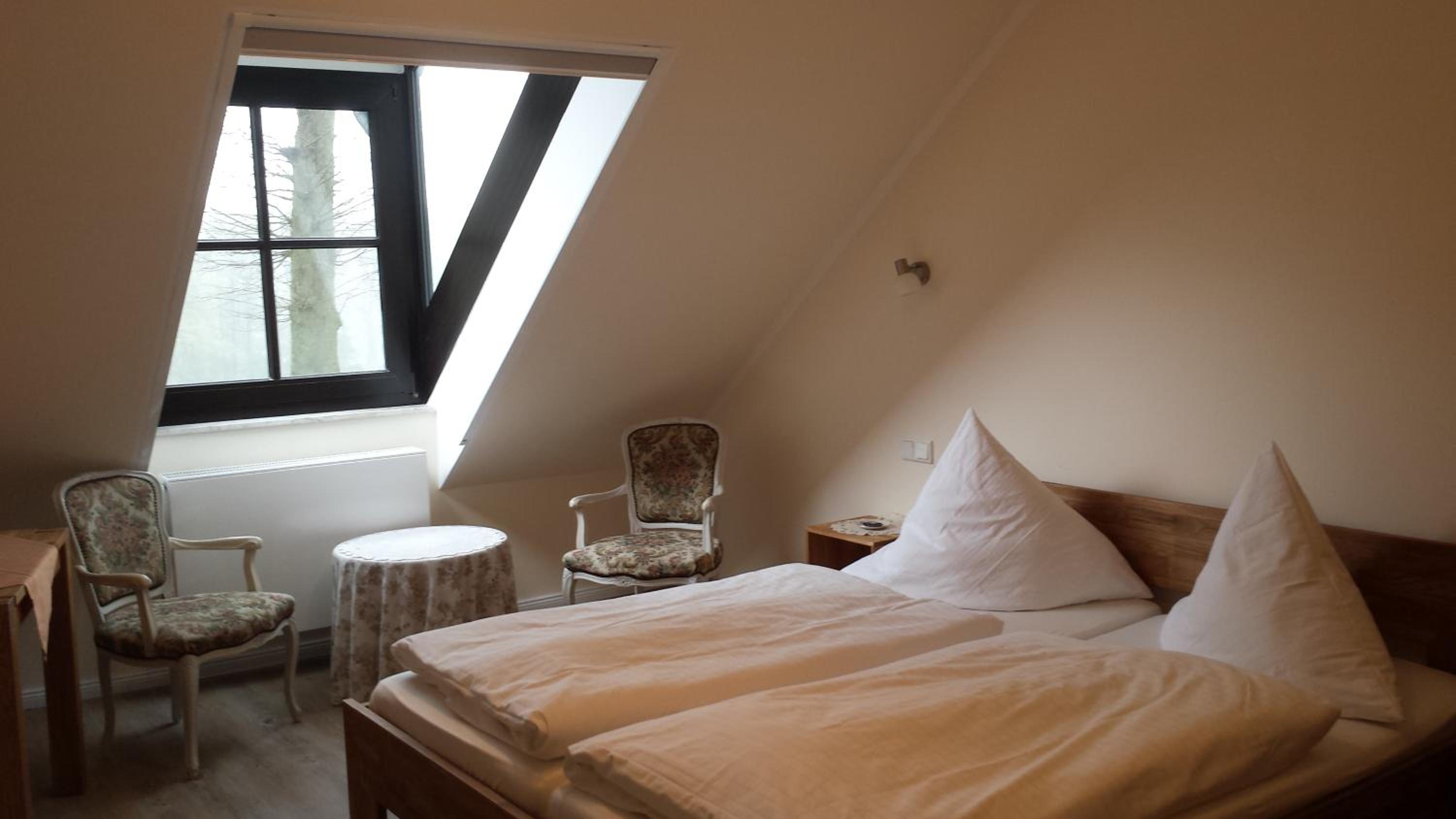 Double Room - Photo 12