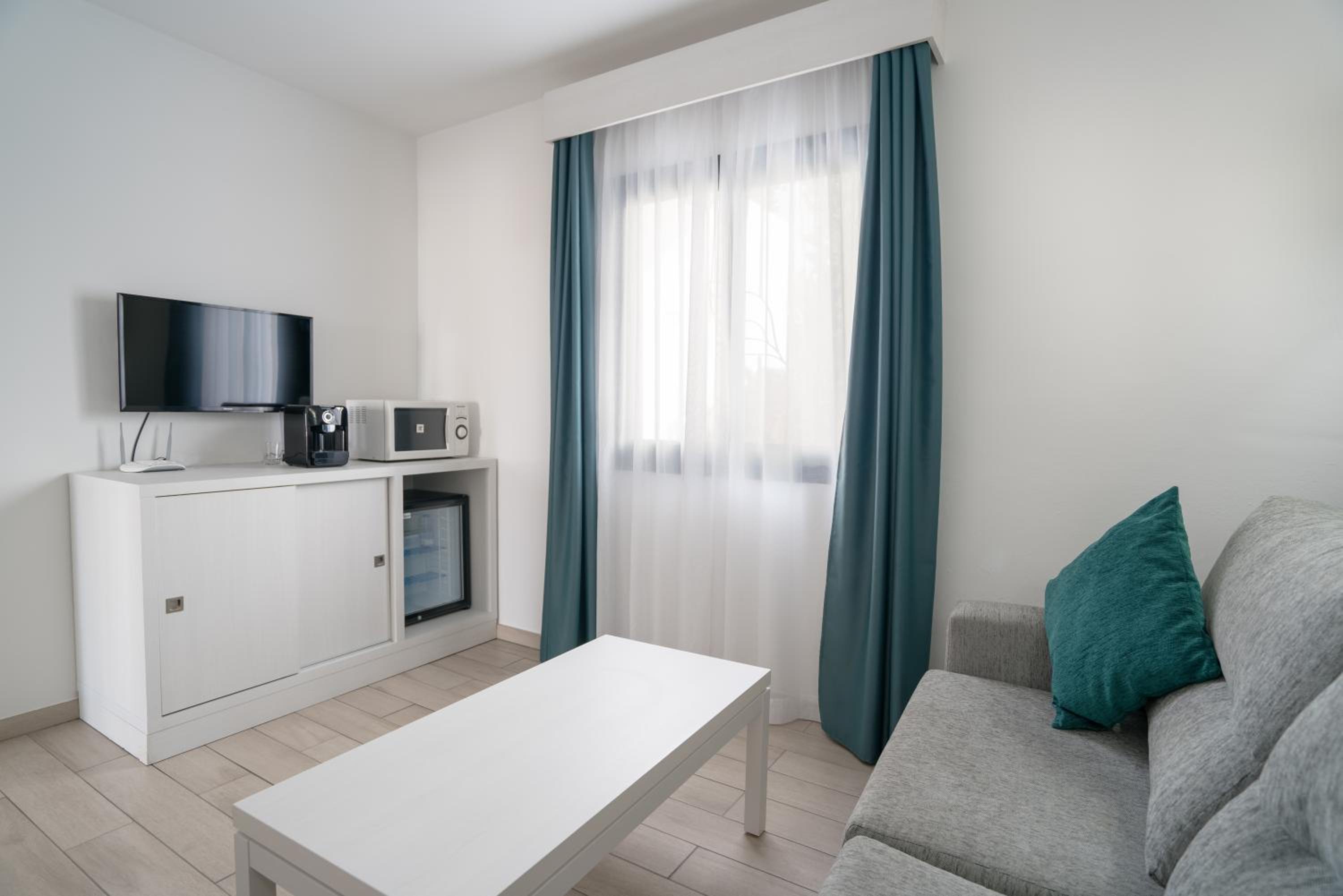 Junior Suite (2 Adults)