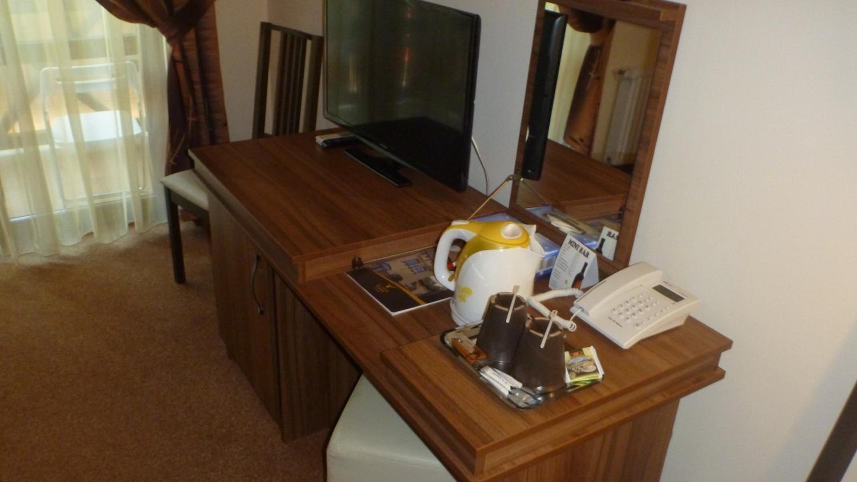 Double Room with Balcony - Photo 4