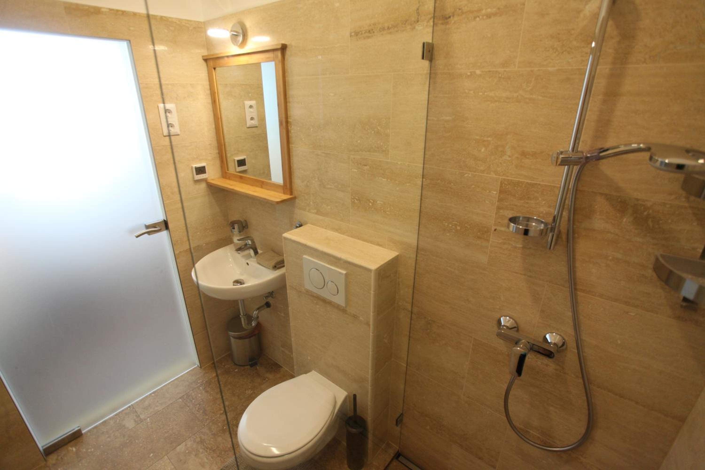 Studio Apartment - Photo 19