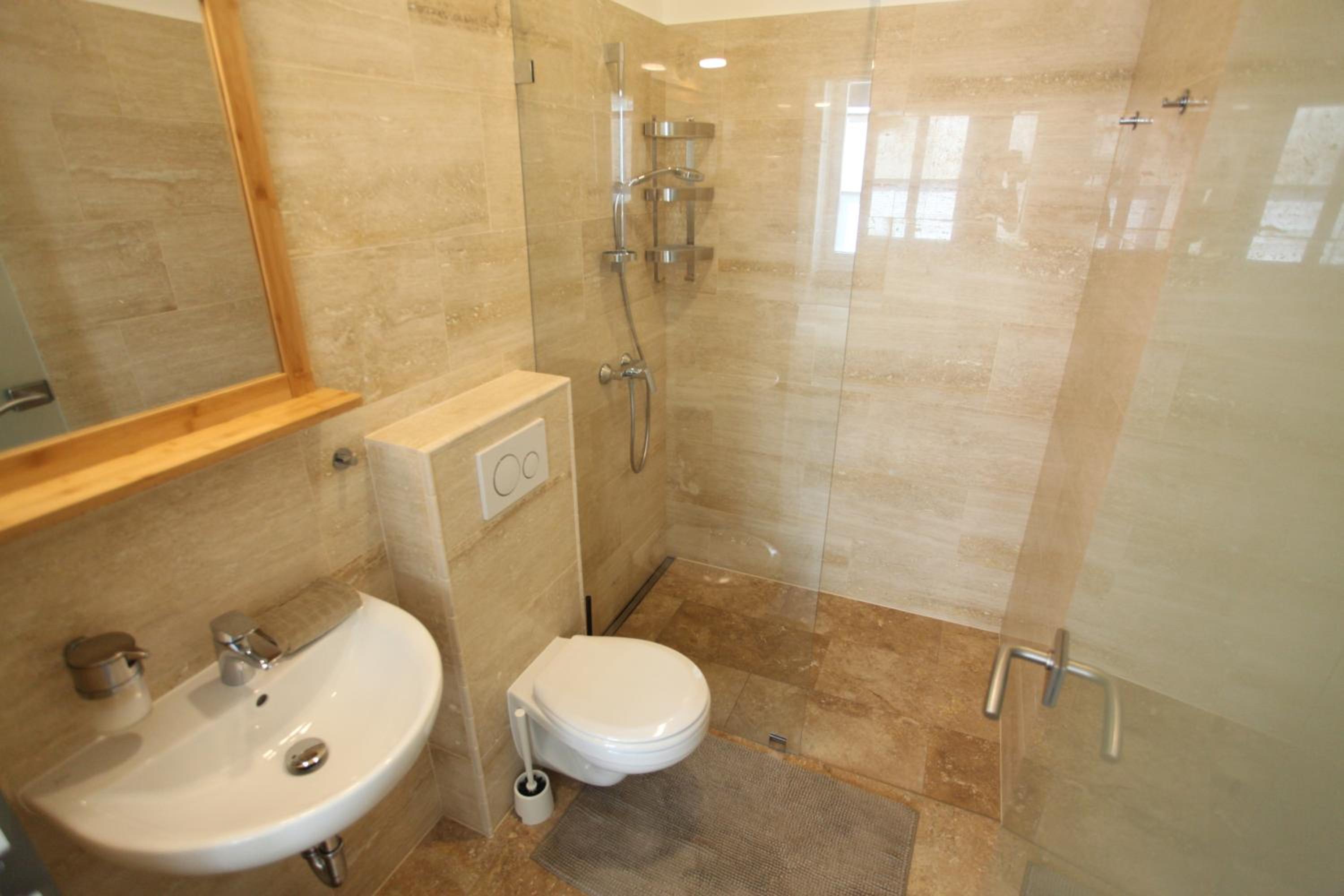 Studio Apartment - Photo 18