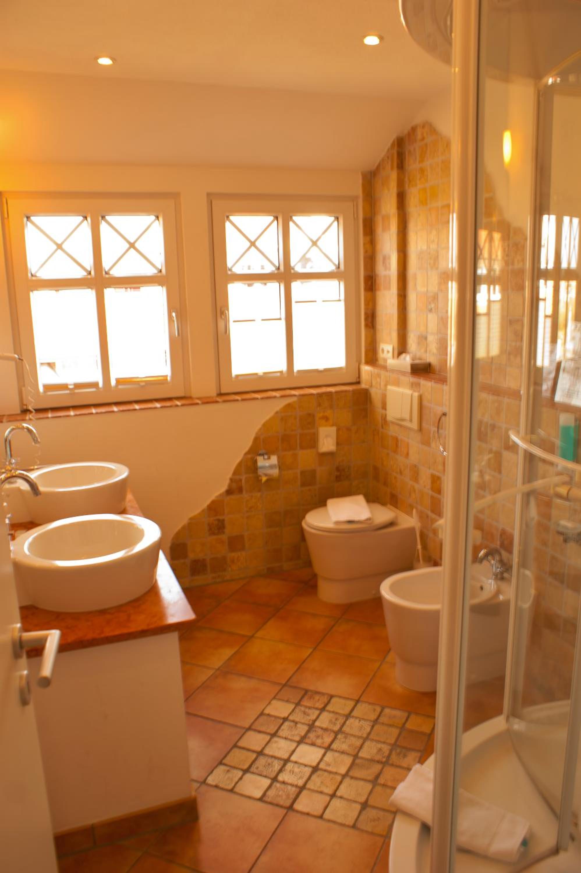 Chalet (2-6 Adults)