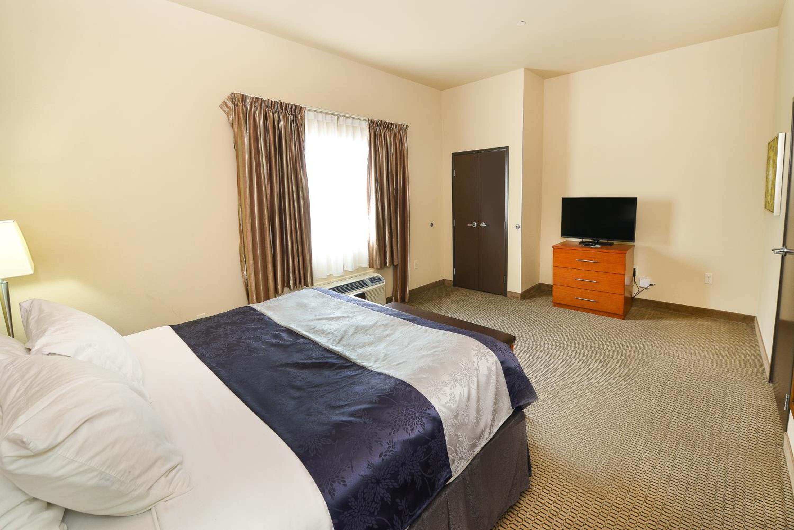Queen Room - Non-Smoking photo 3