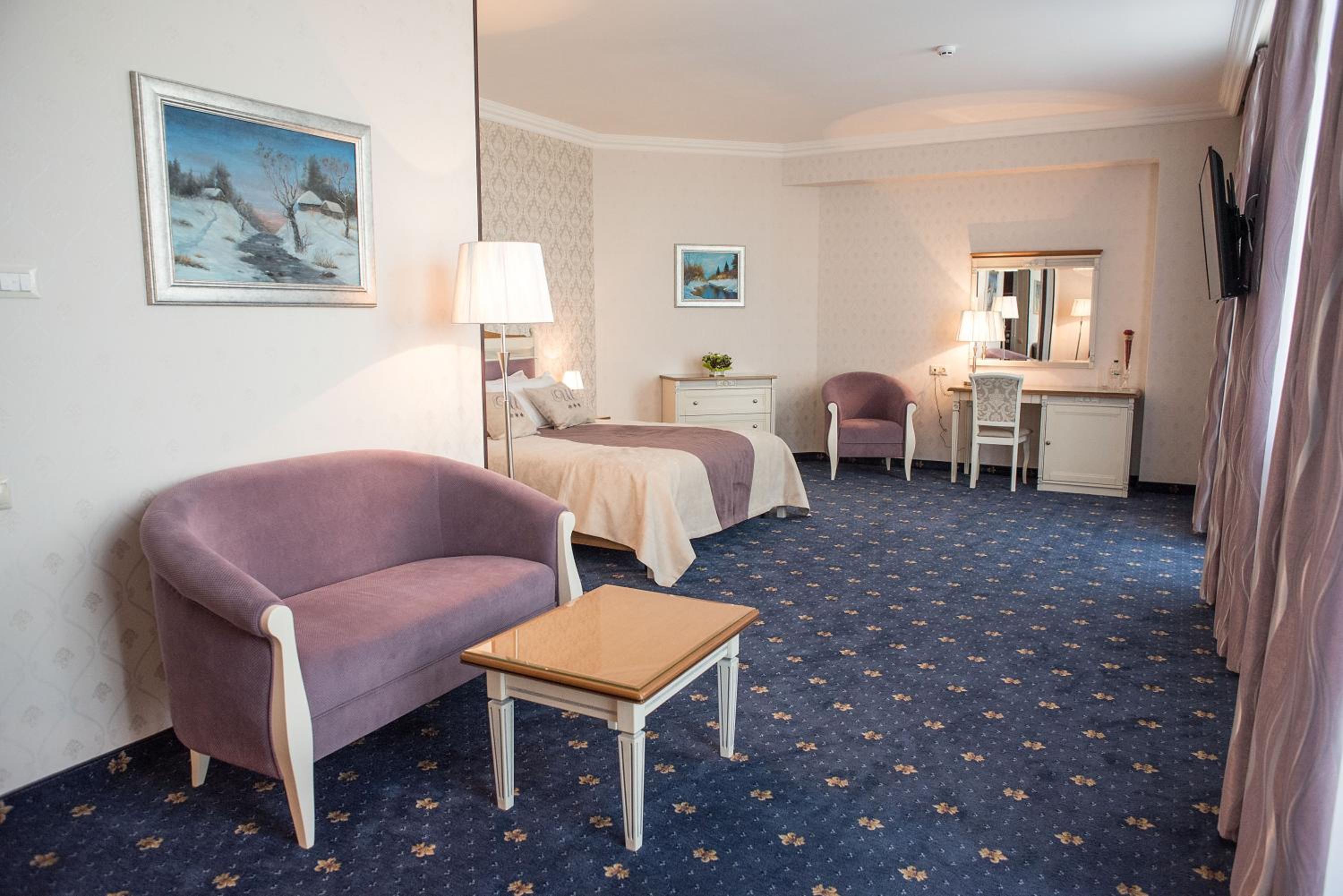 Deluxe Double Room with Extra Bed photo 3