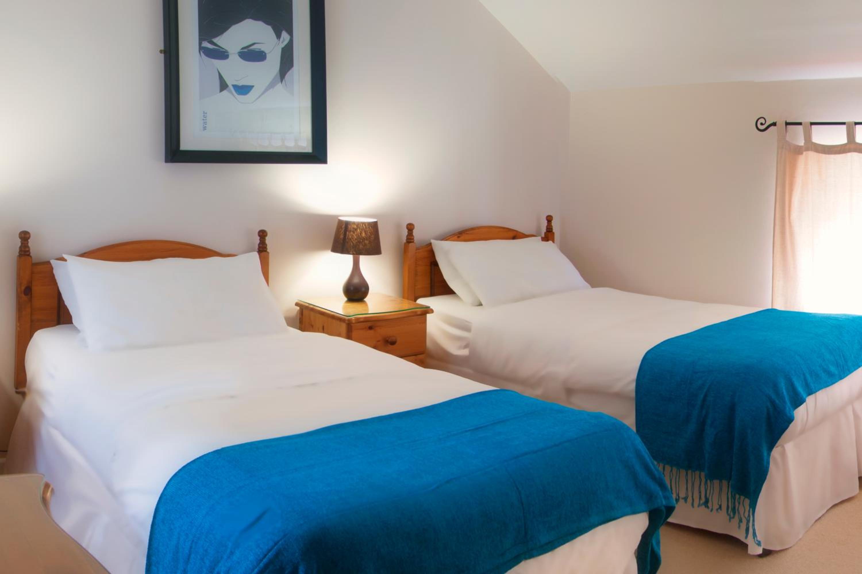 Twin Room - Photo 2