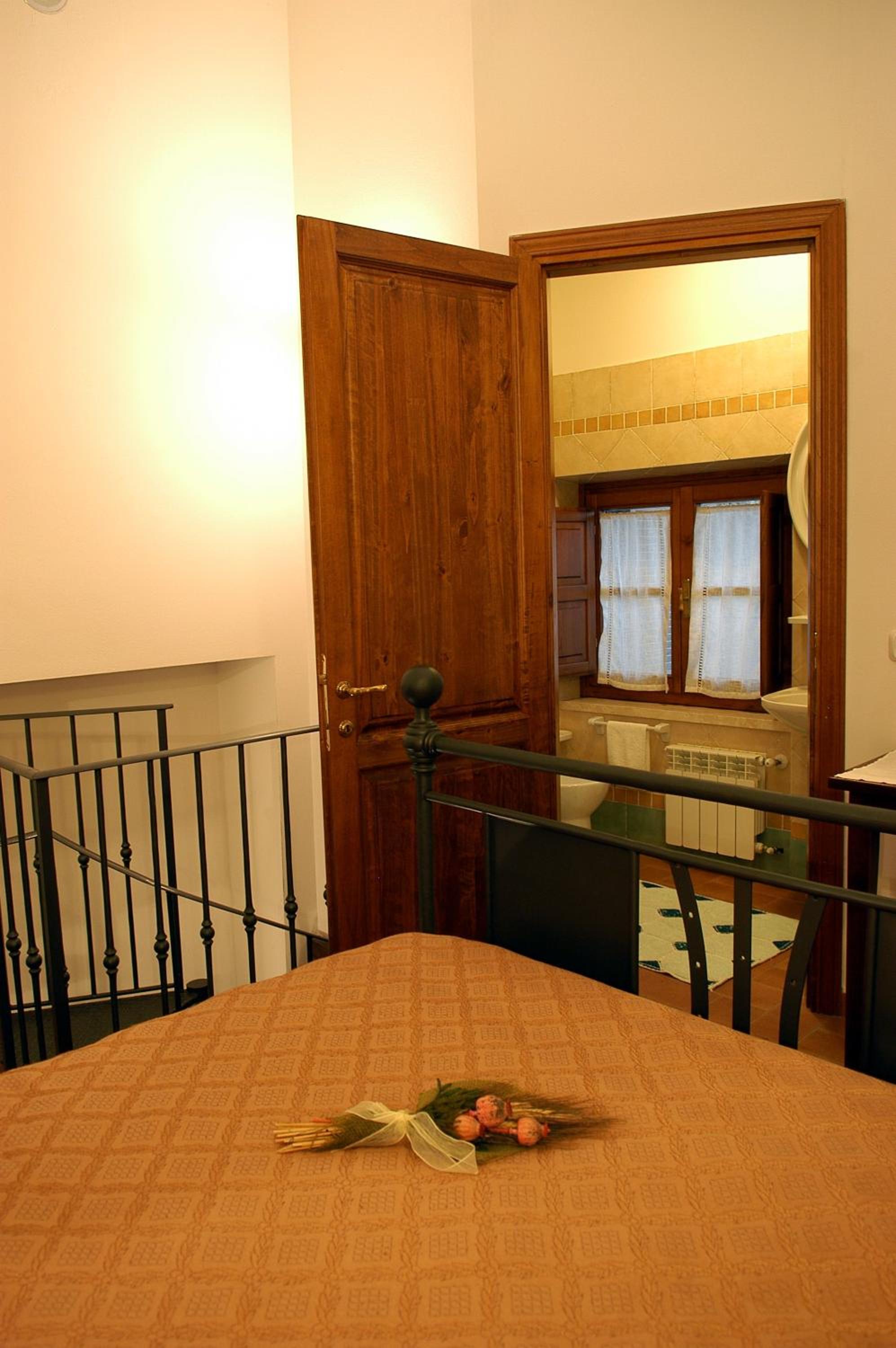 Apartment photo 2