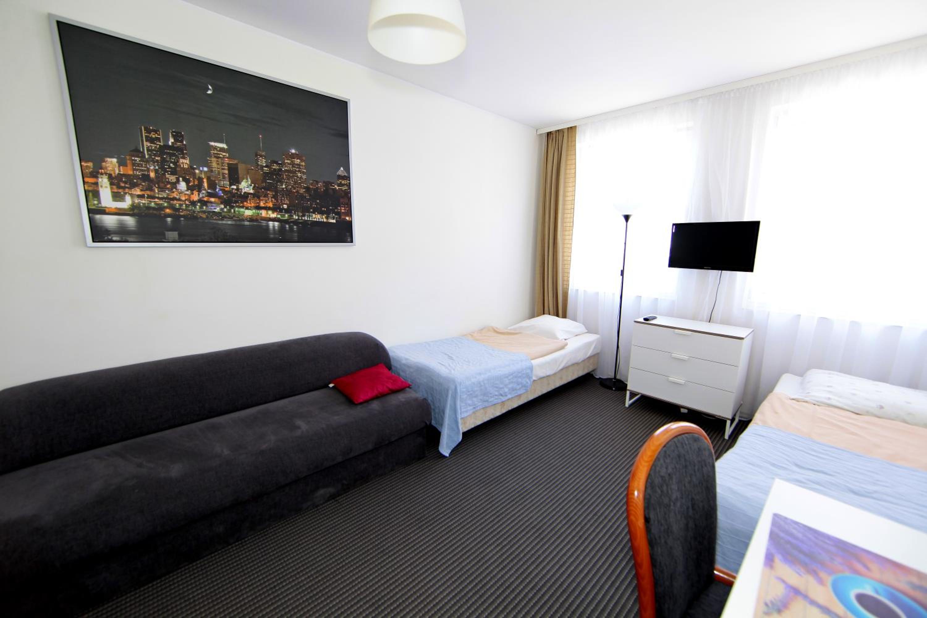 Standard Family Room - Photo 6