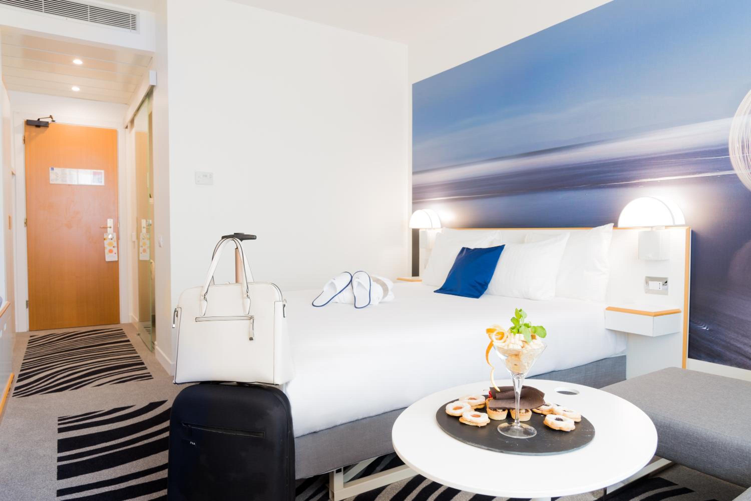 Superior Double Room with Sofa Bed - Photo 7