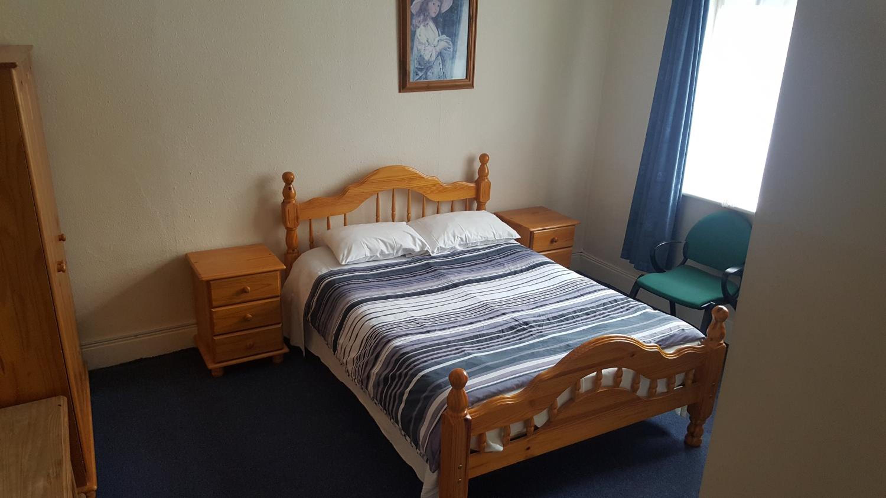 Basic Double Room with Shared Bathroom photo 2