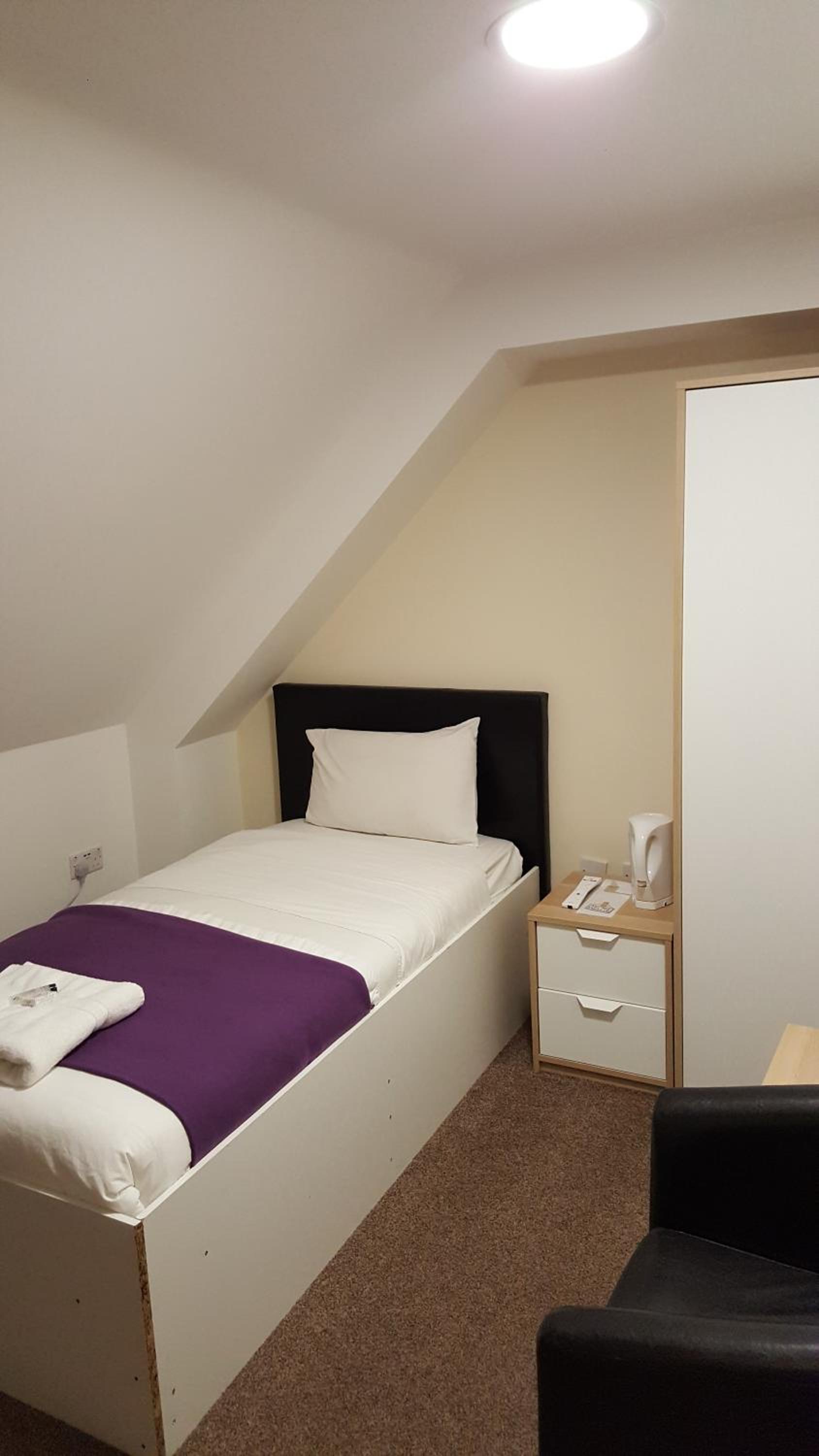 Single Room with Private Bathroom