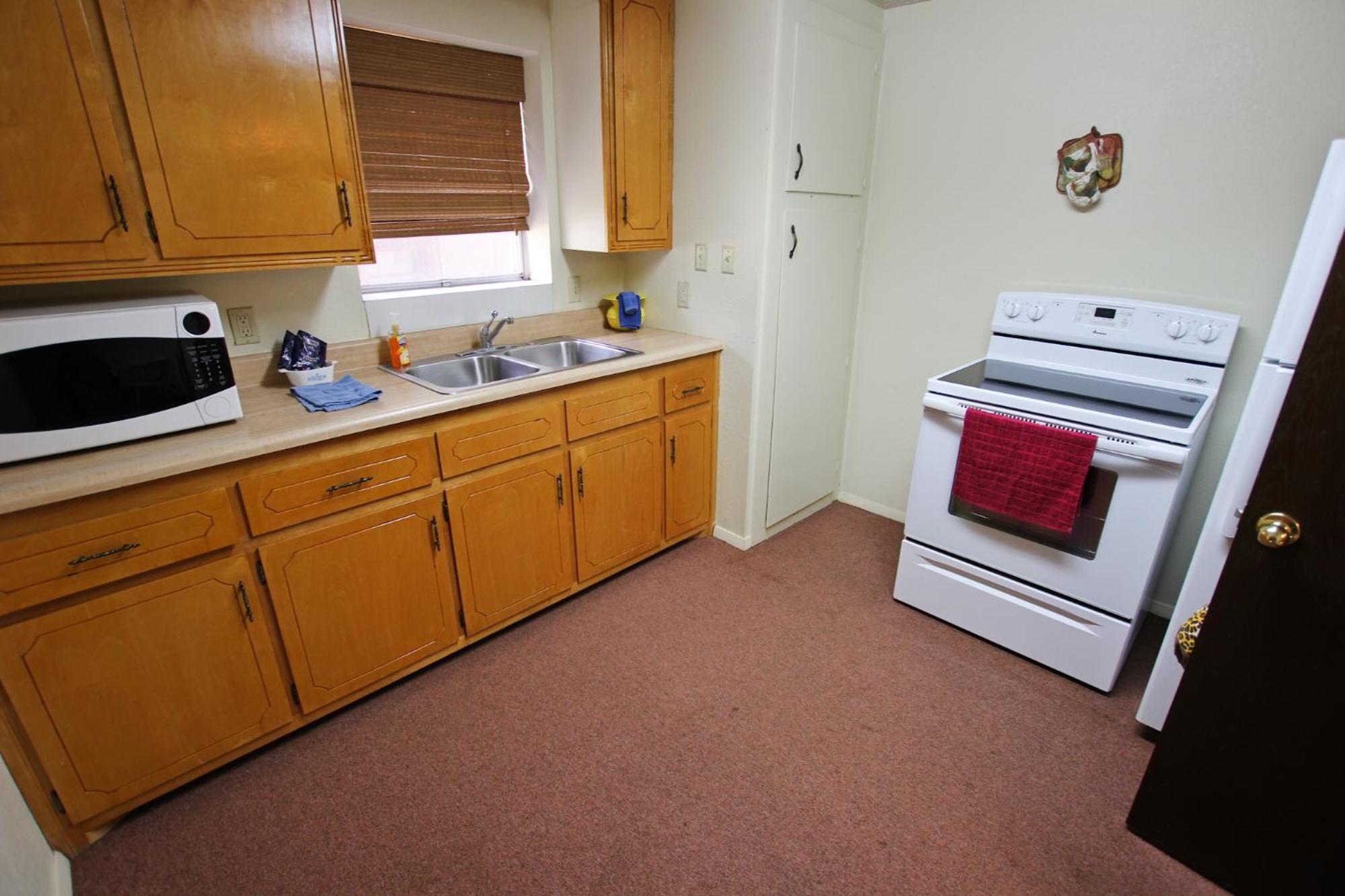 One-Bedroom Apartment - Photo 7