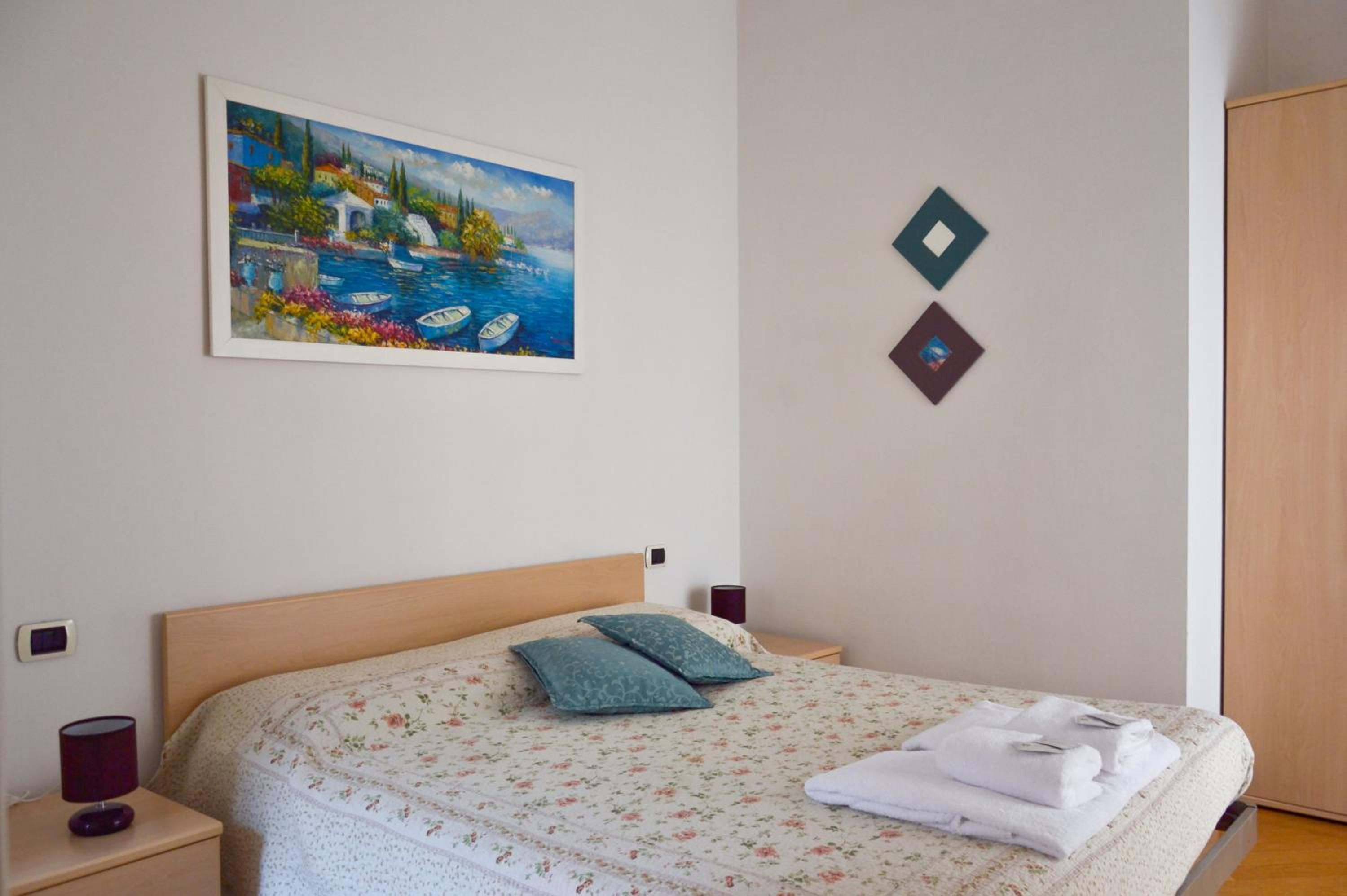 Apartment with Balcony - Vicolo Volto San Luca 18