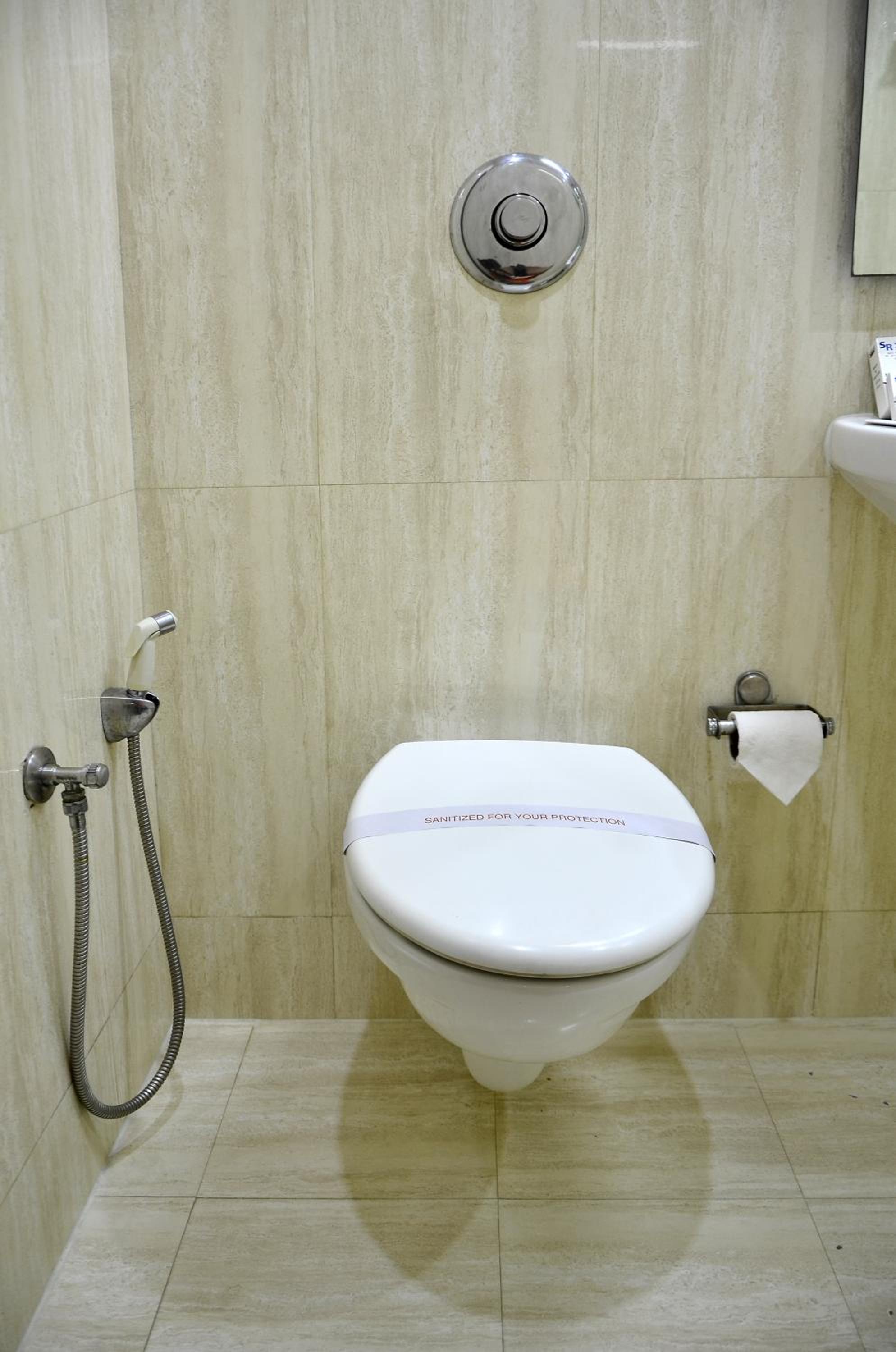 Standard Double or Twin Room - Photo 10