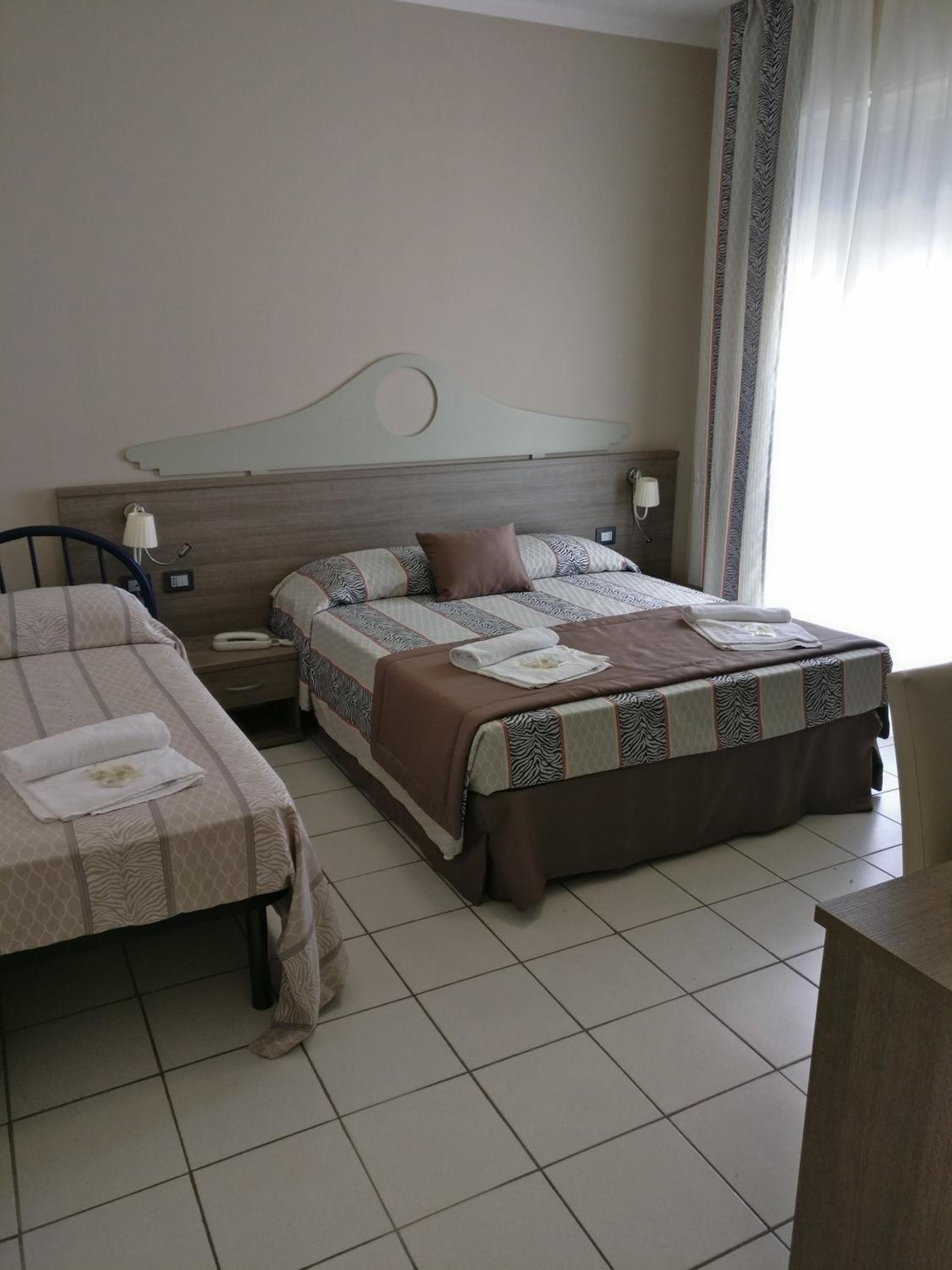 Triple Room photo 2