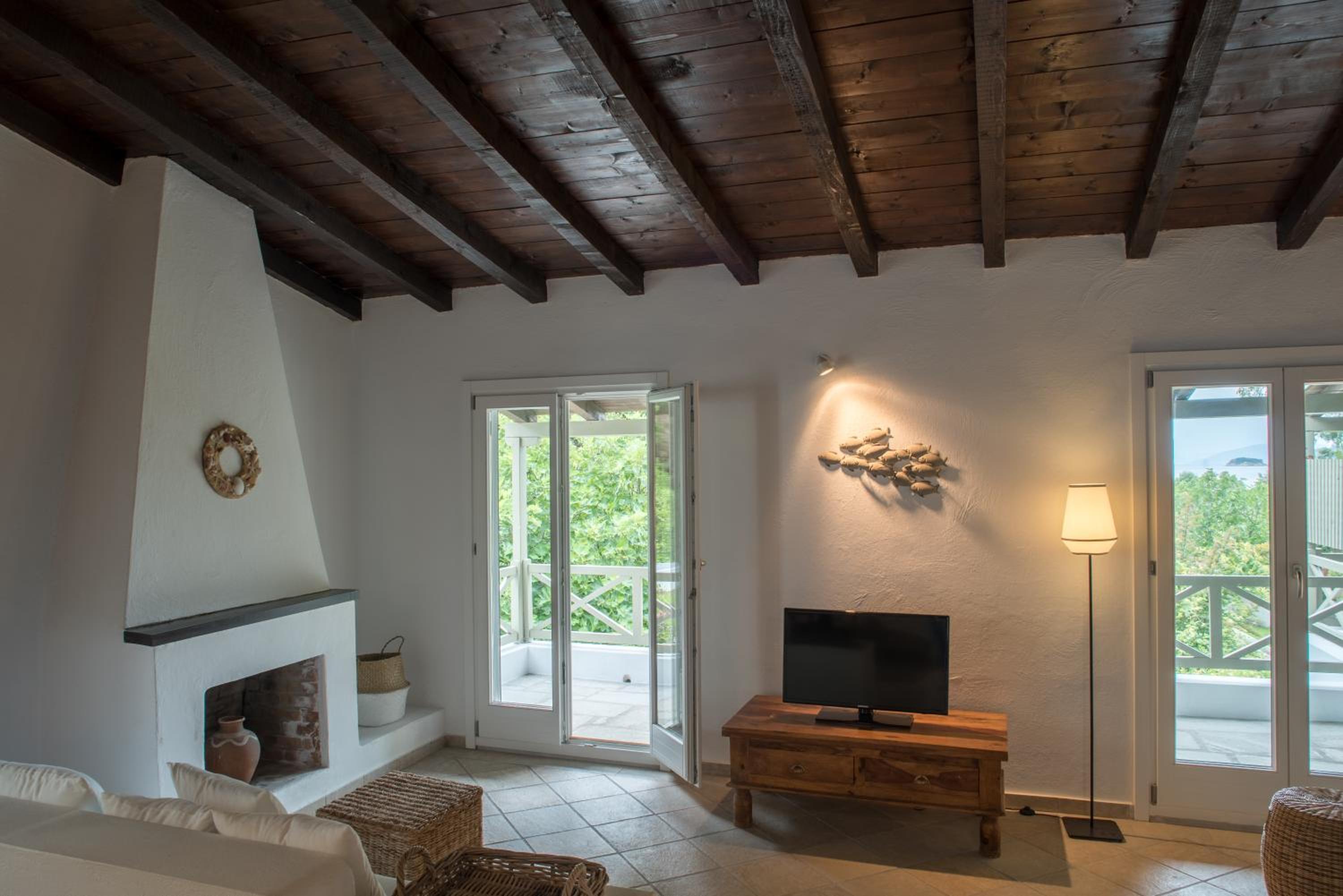 Three-Bedroom Villa photo 3