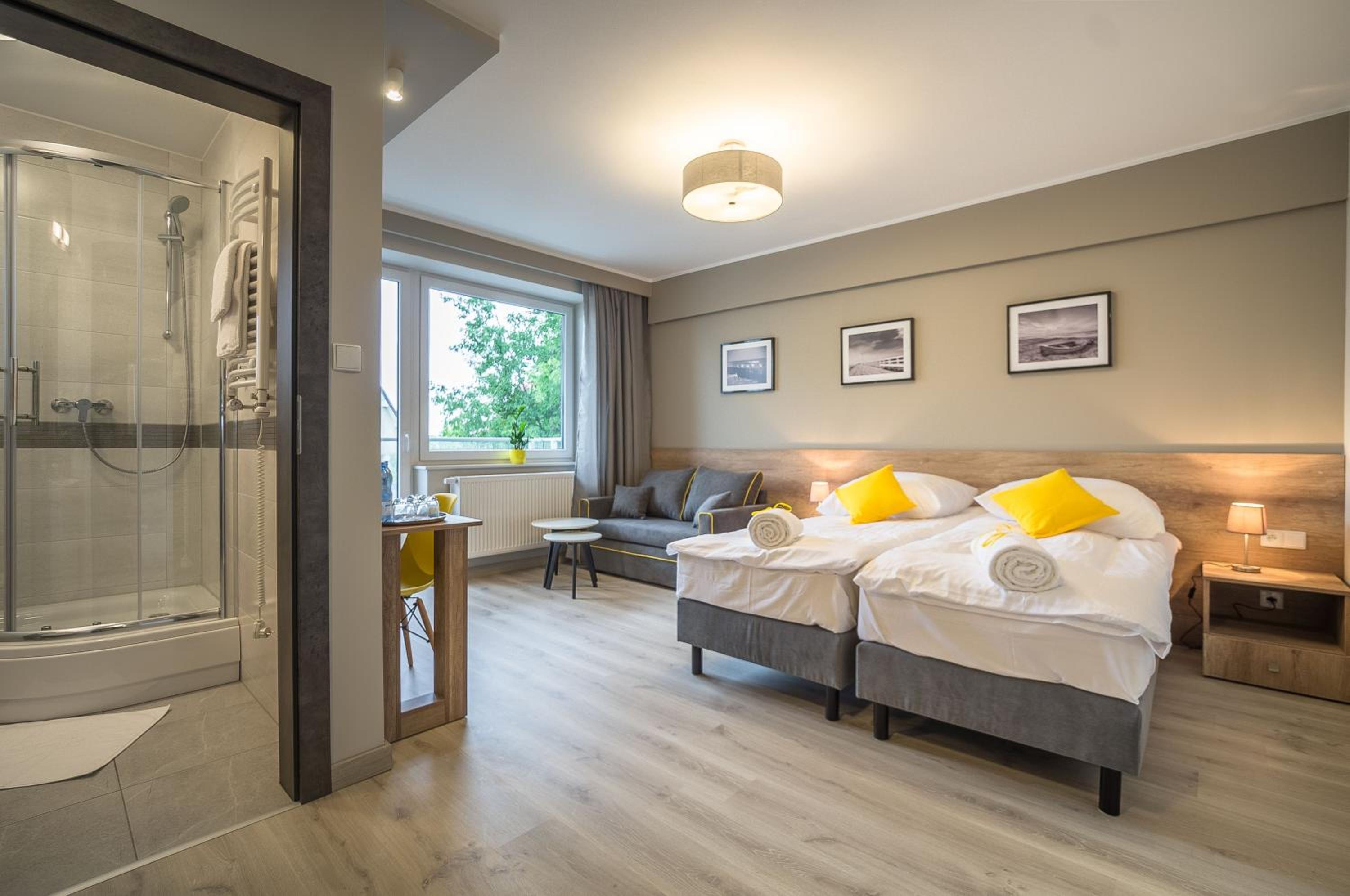 Deluxe Triple Room with Balcony photo 1