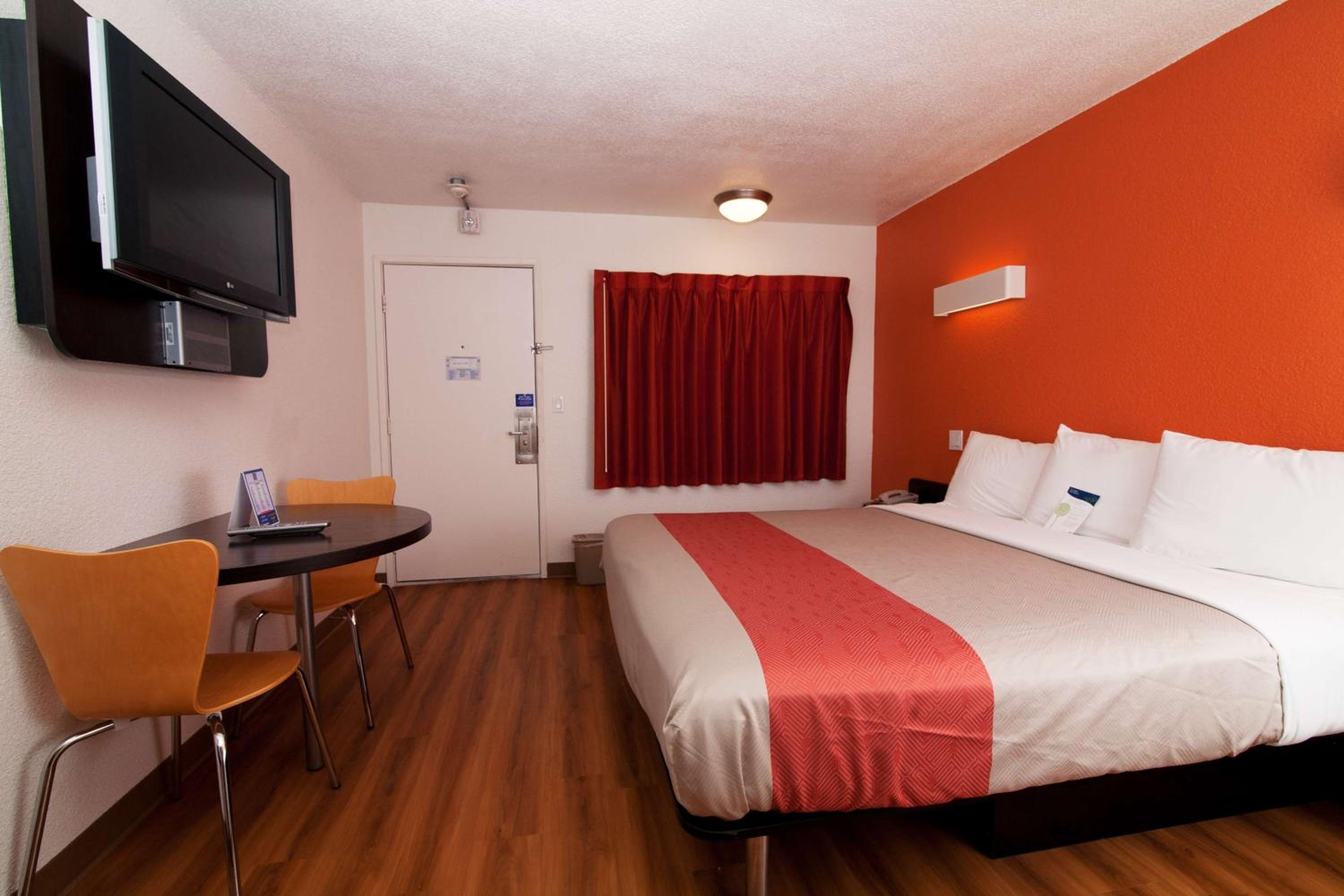 Quadruple Room - Smoking photo 1