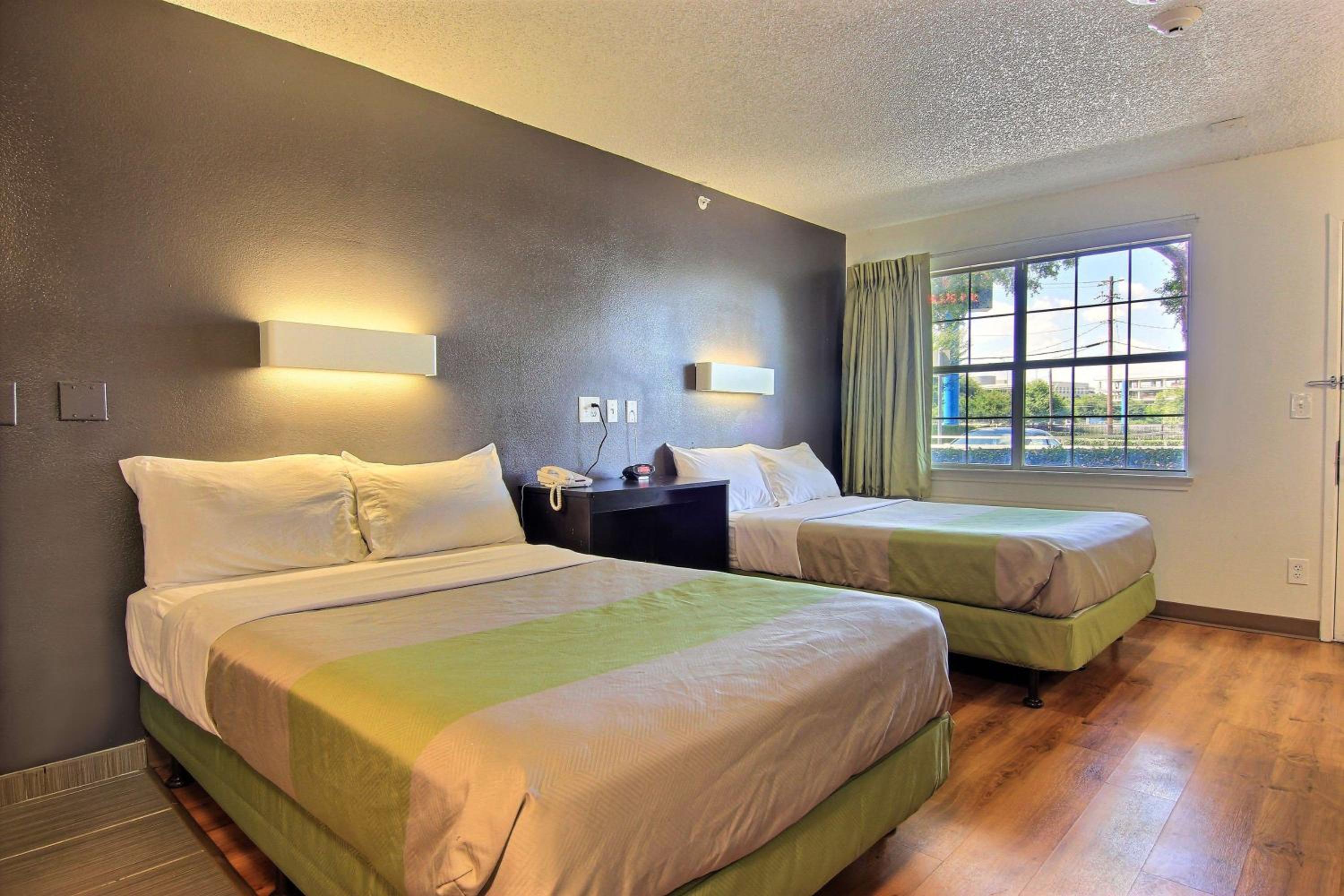 Quadruple Room - Non-Smoking - Photo 8