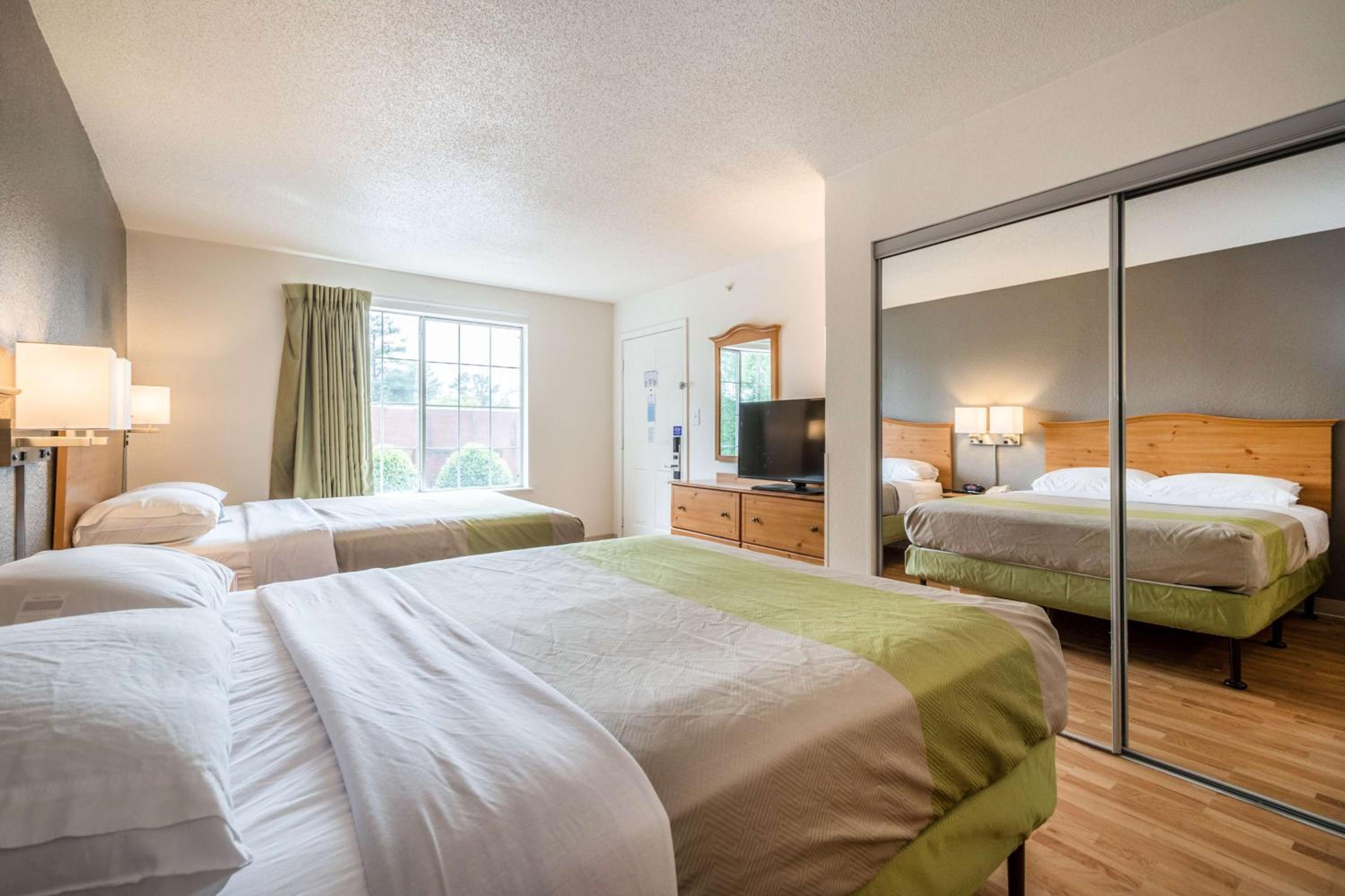 Queen Room with Two Queen Beds - Disability Access - Roll In Shower photo 3