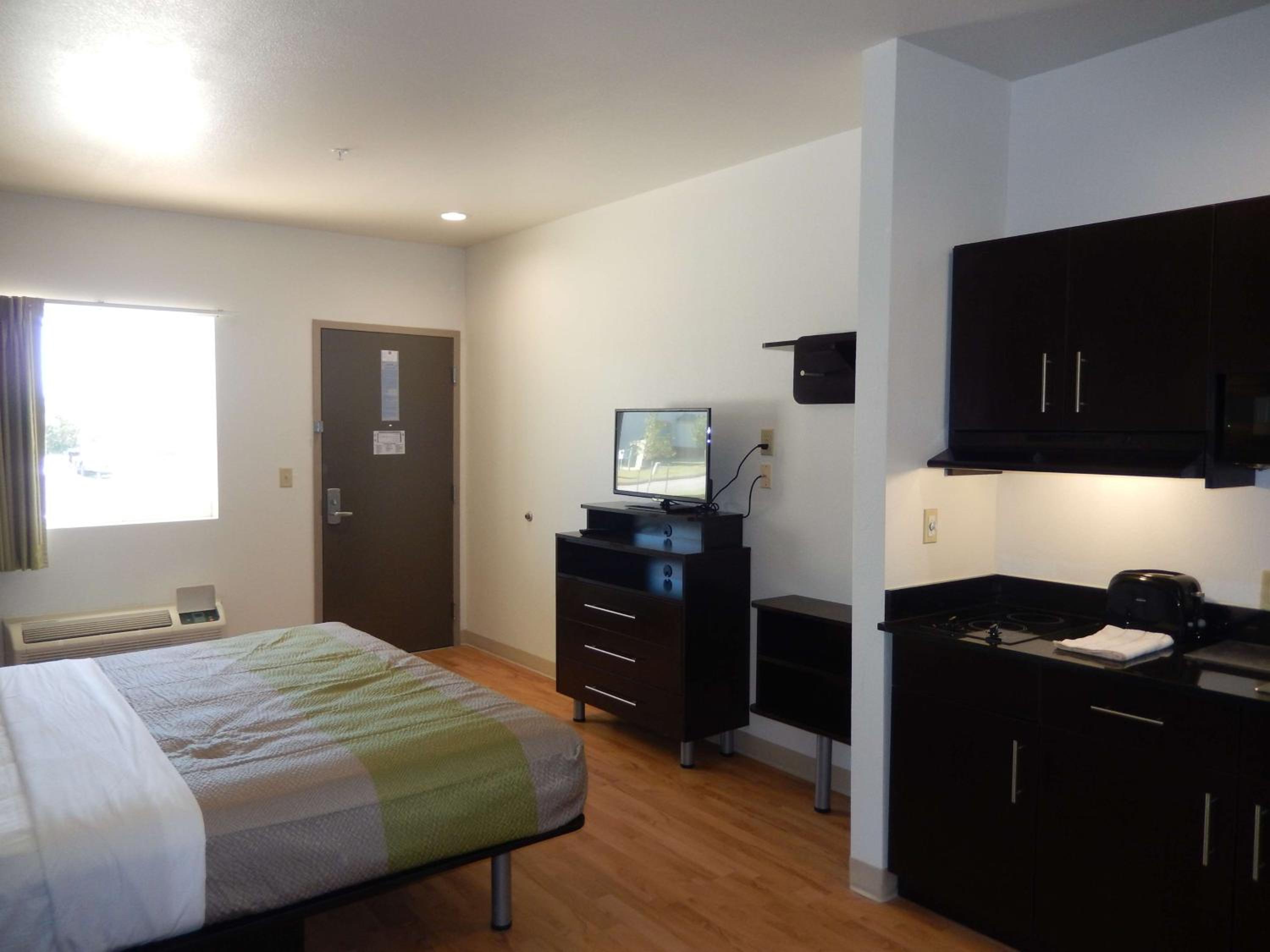 King Room - Disability Access - Non-Smoking
