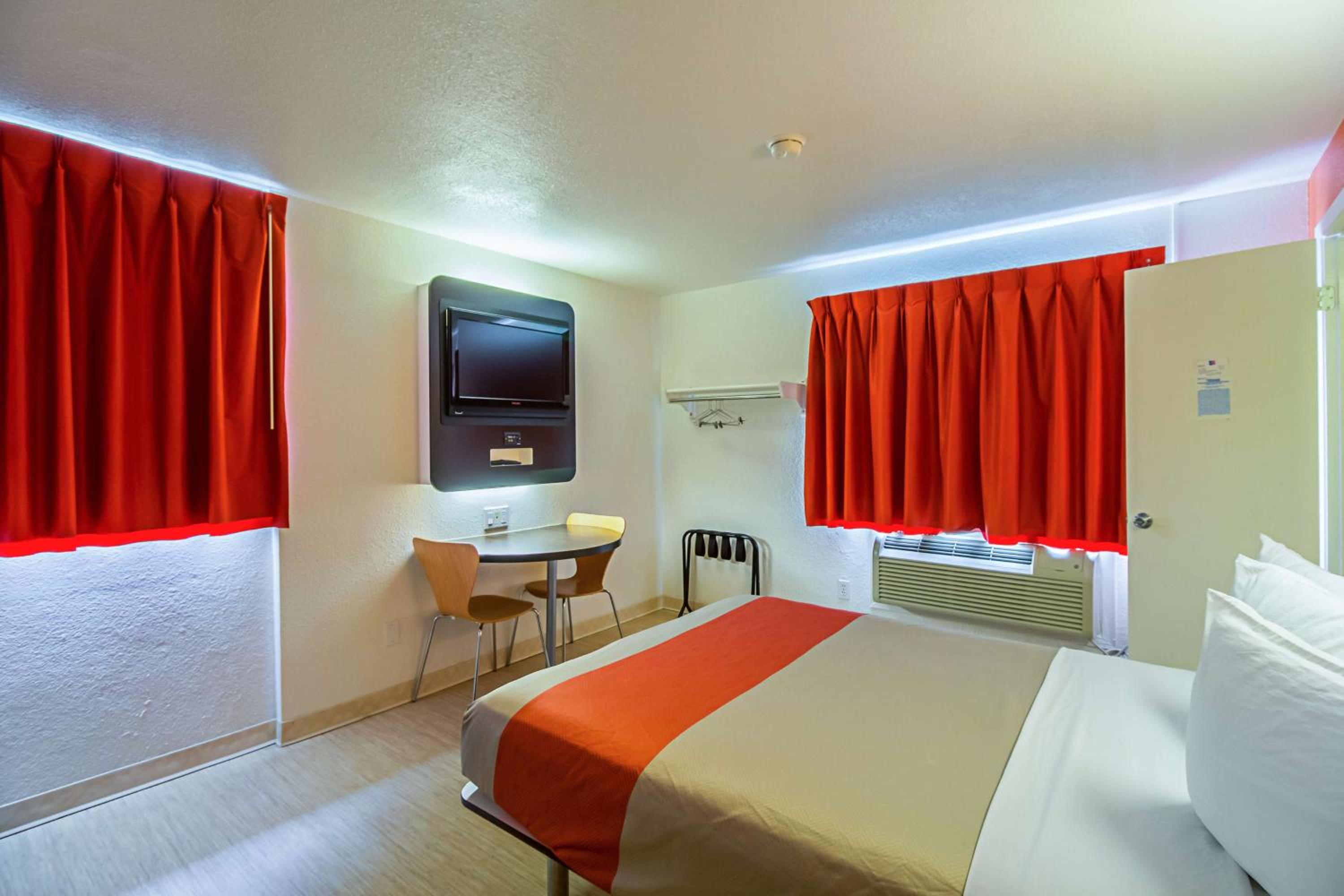 Double Room - Disability Access - Non-Smoking photo 1