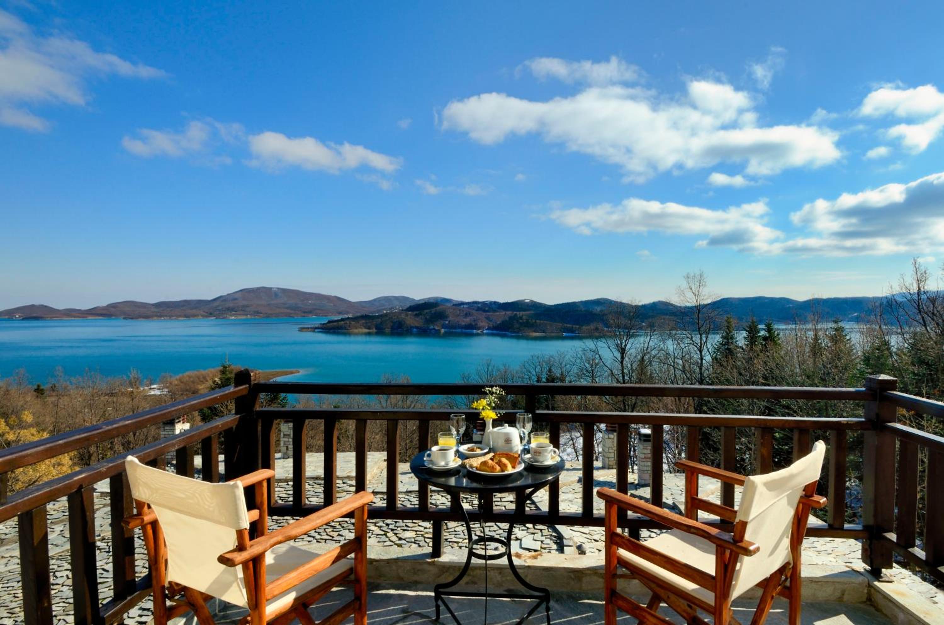 Standard Triple Room with Lake View photo 2