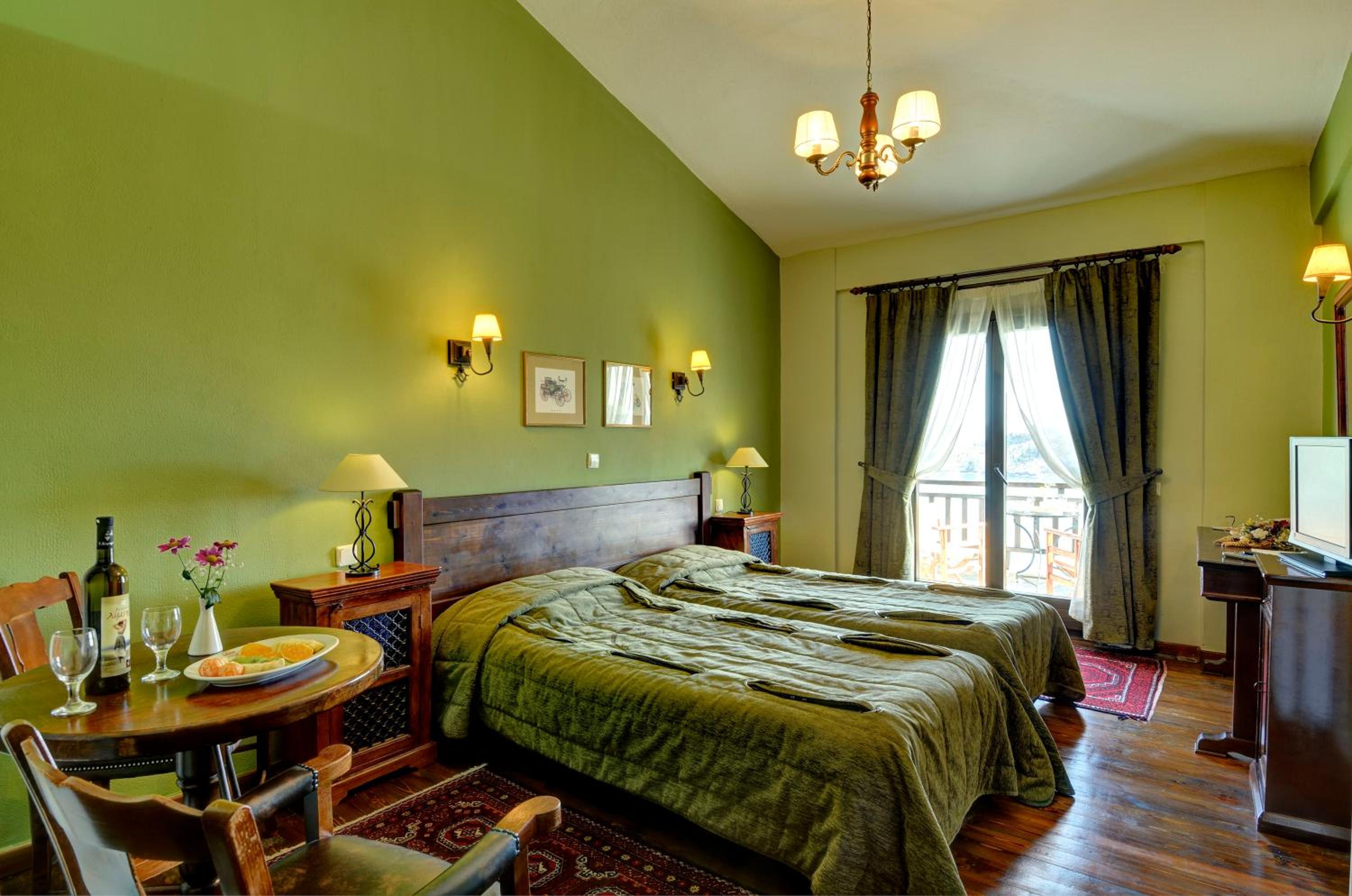 Standard Double or Twin Room with Lake View photo 1