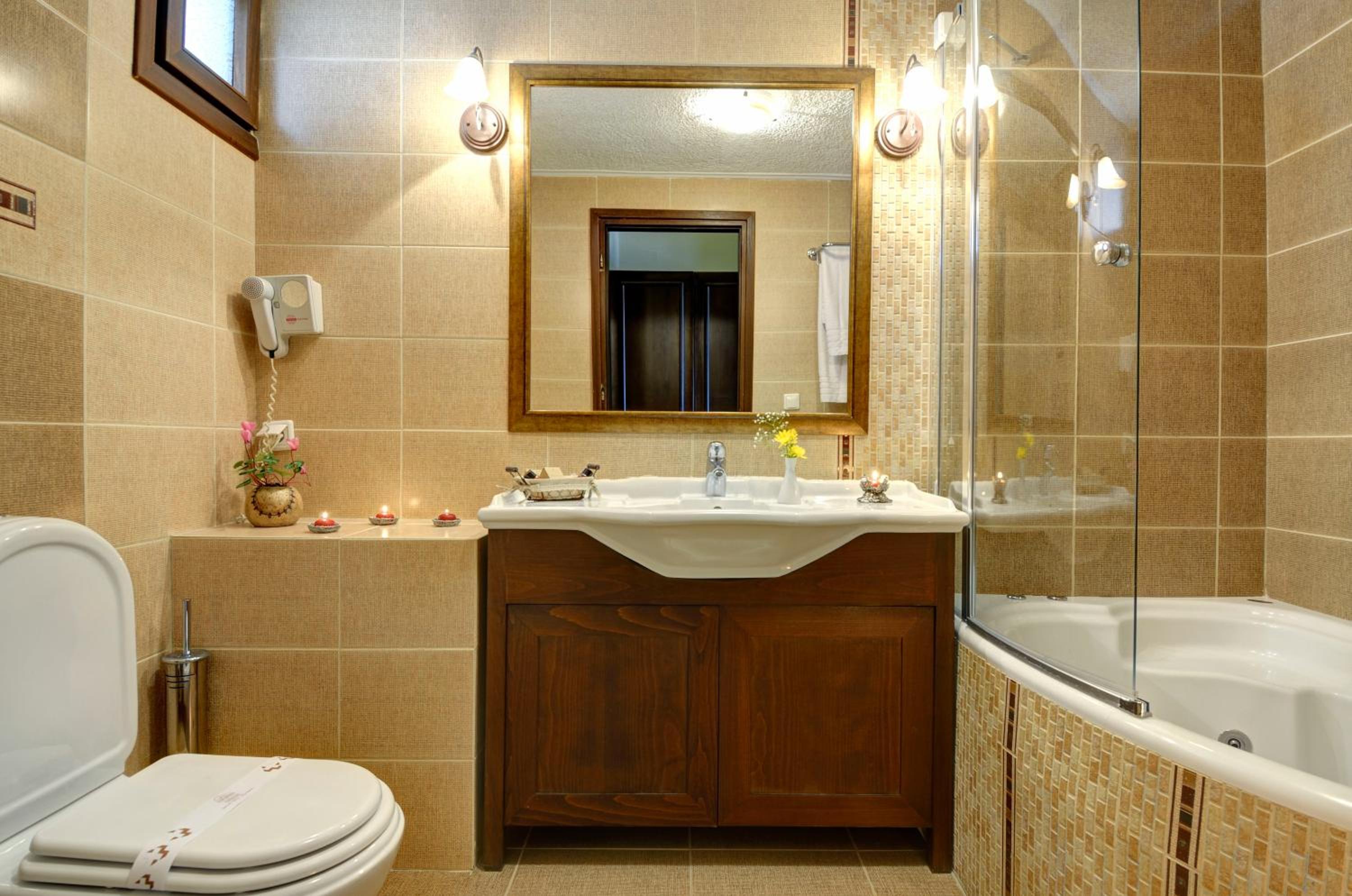 Standard Double or Twin Room with Lake View photo 3