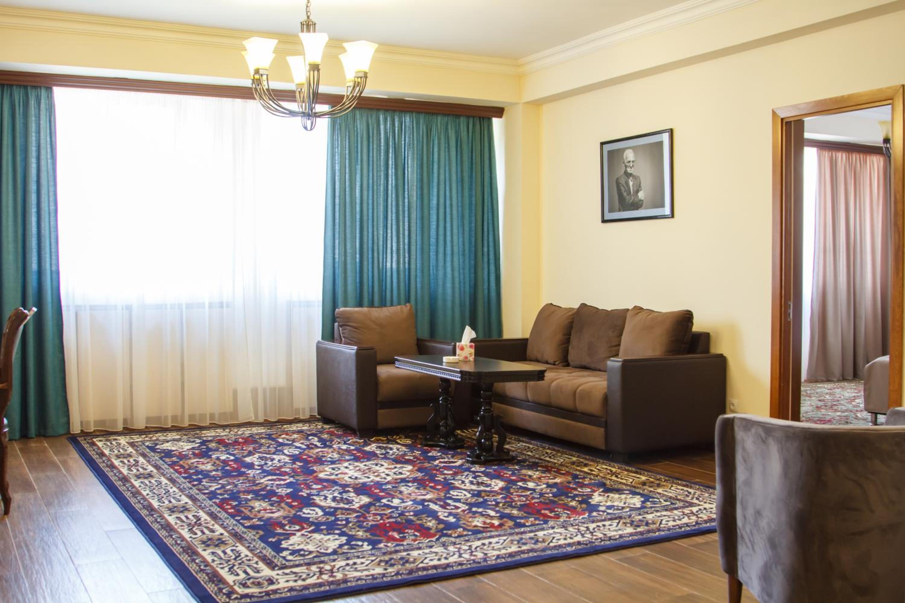 Deluxe Suite photo 2