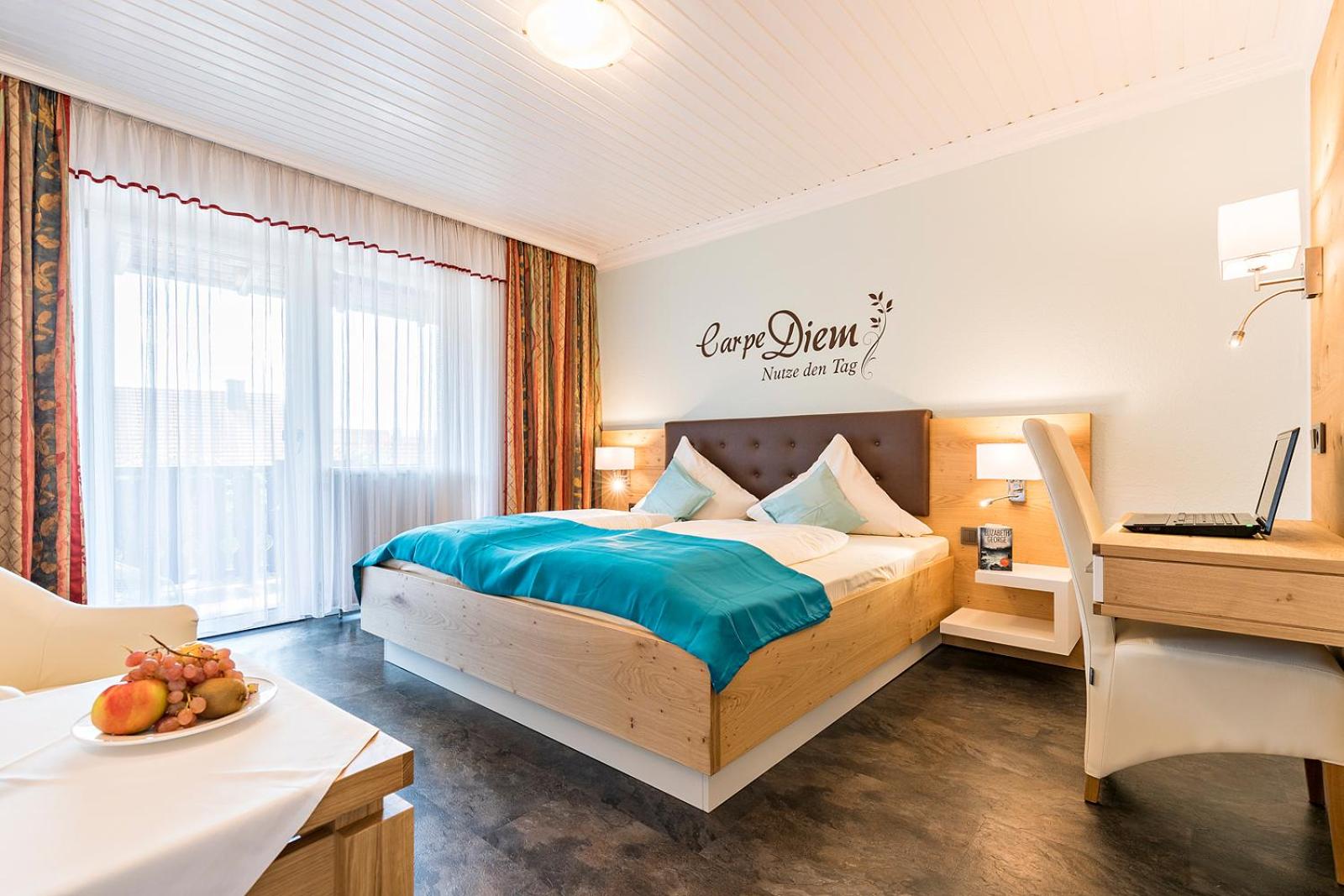Deluxe Double Room with Balcony - Photo 3