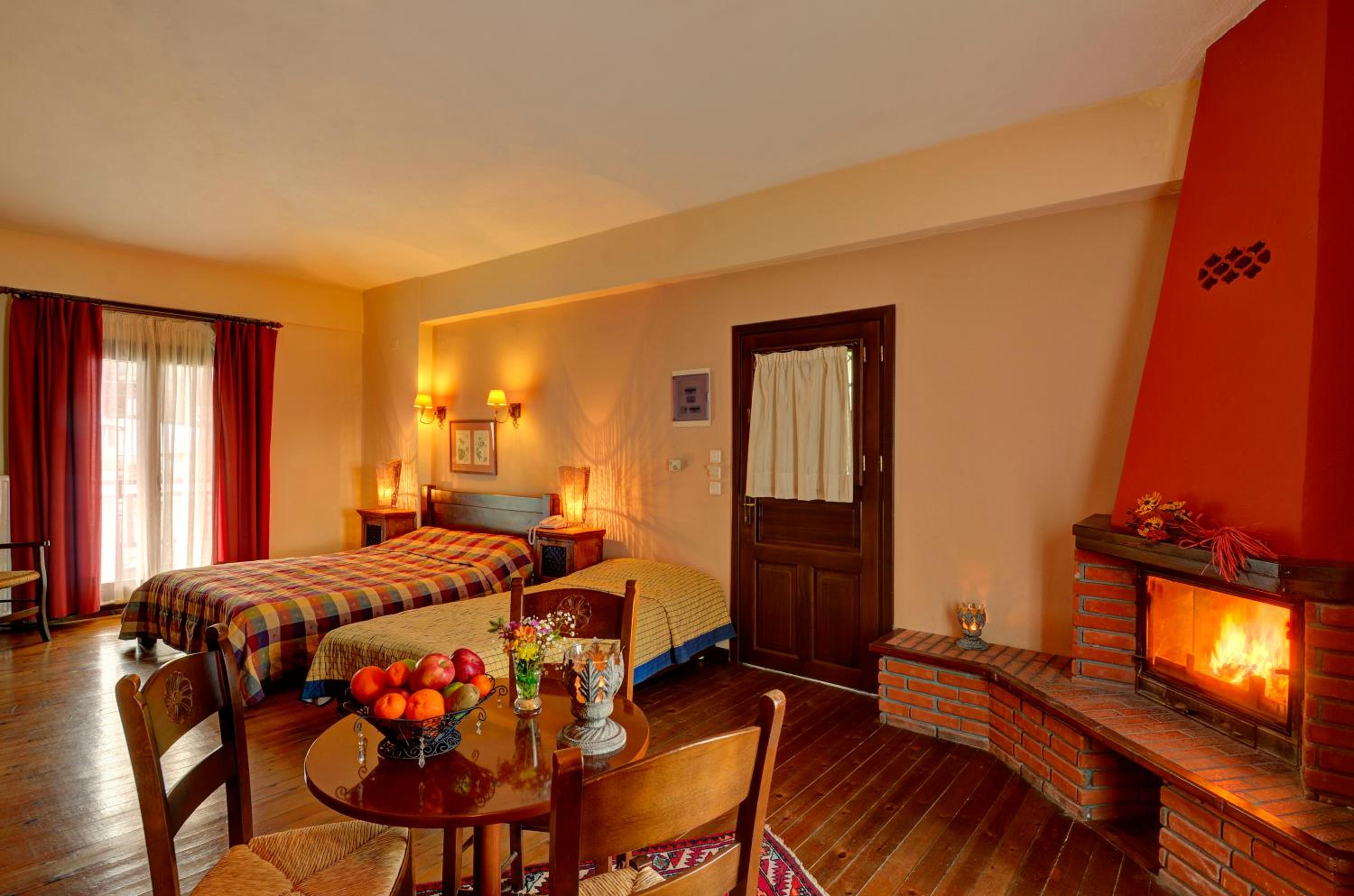 Standard Triple Room with Lake View photo 3
