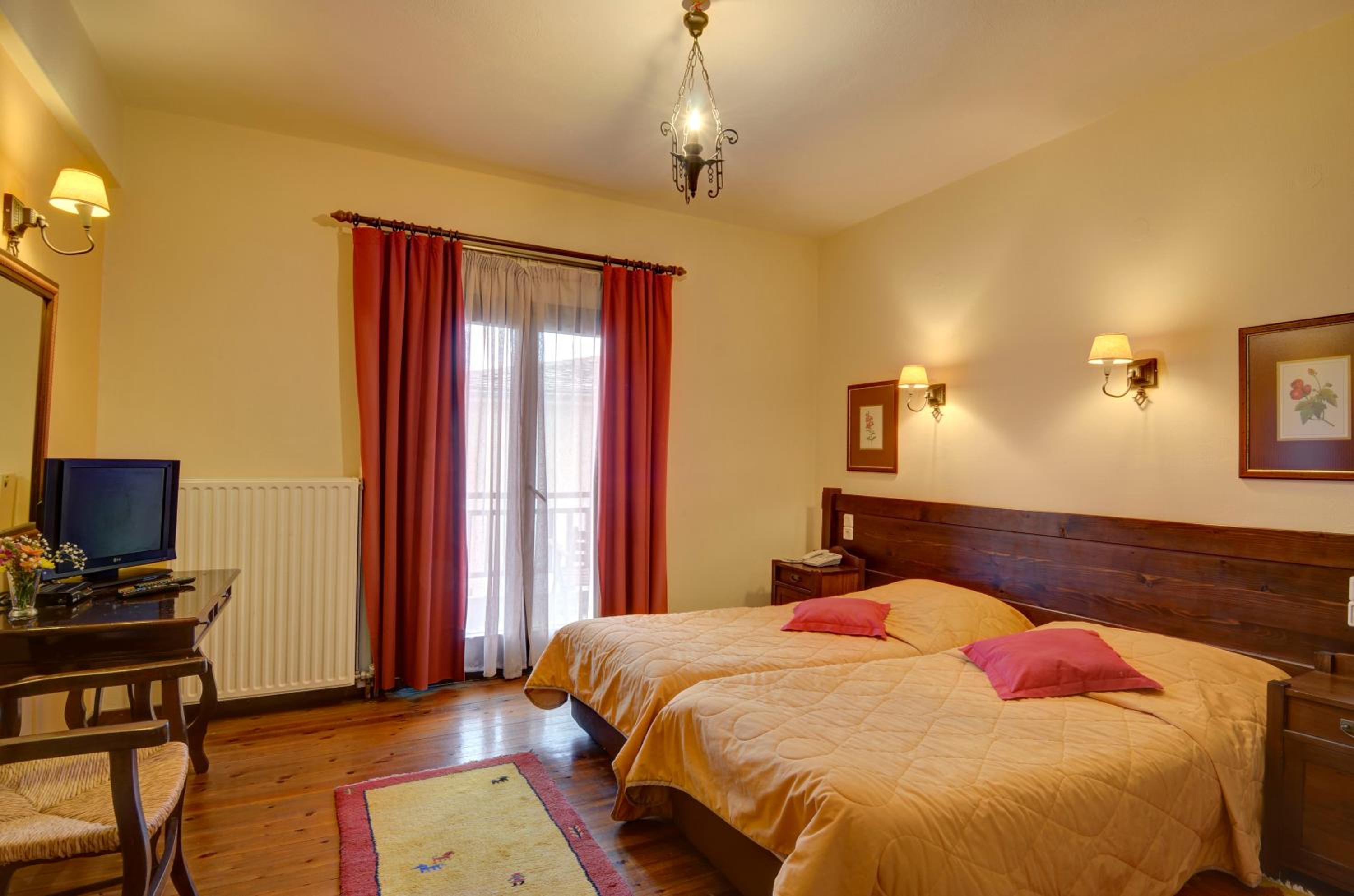 Standard Quadruple Room with Lake View photo 2