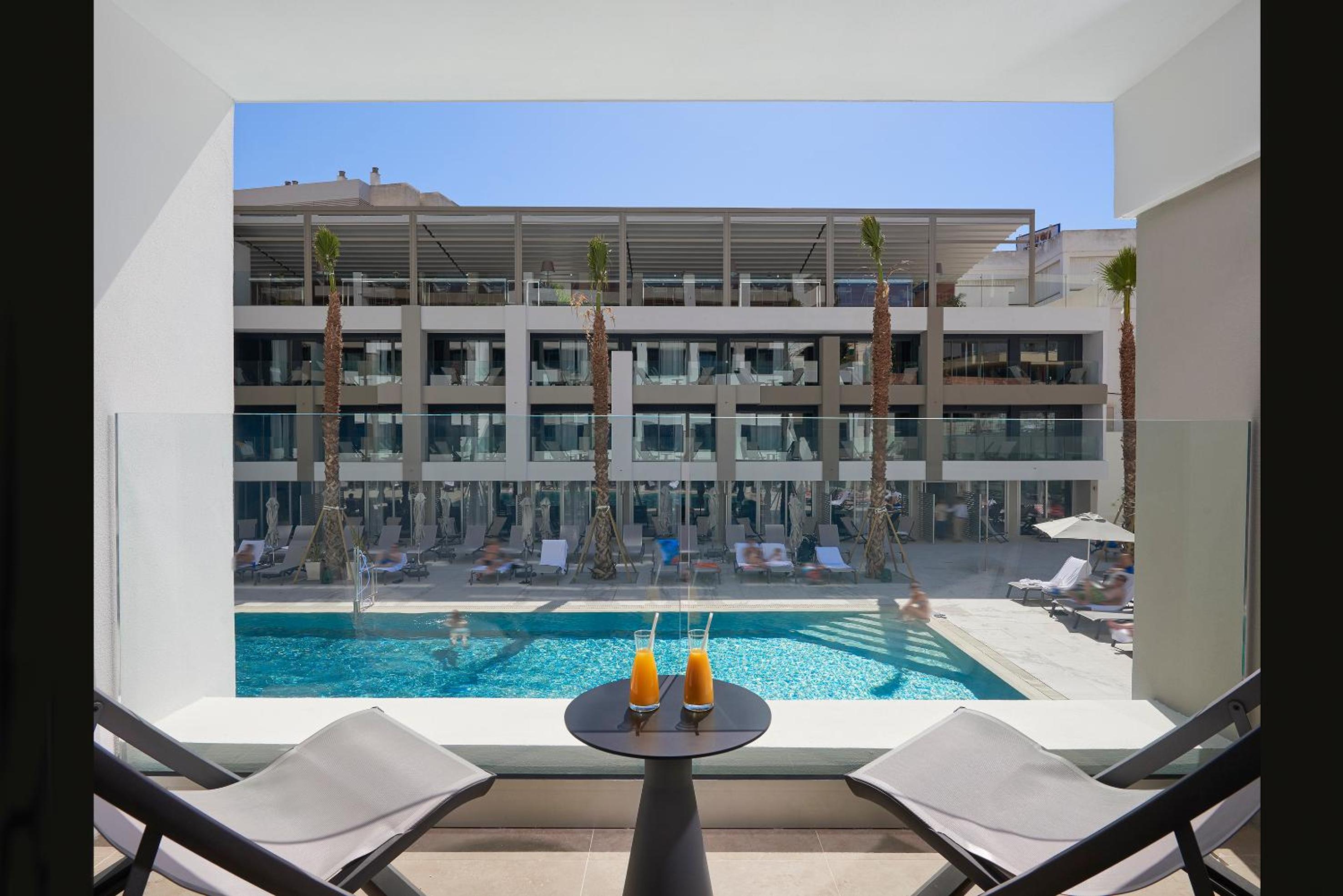 The Innside Premium Room with Balcony