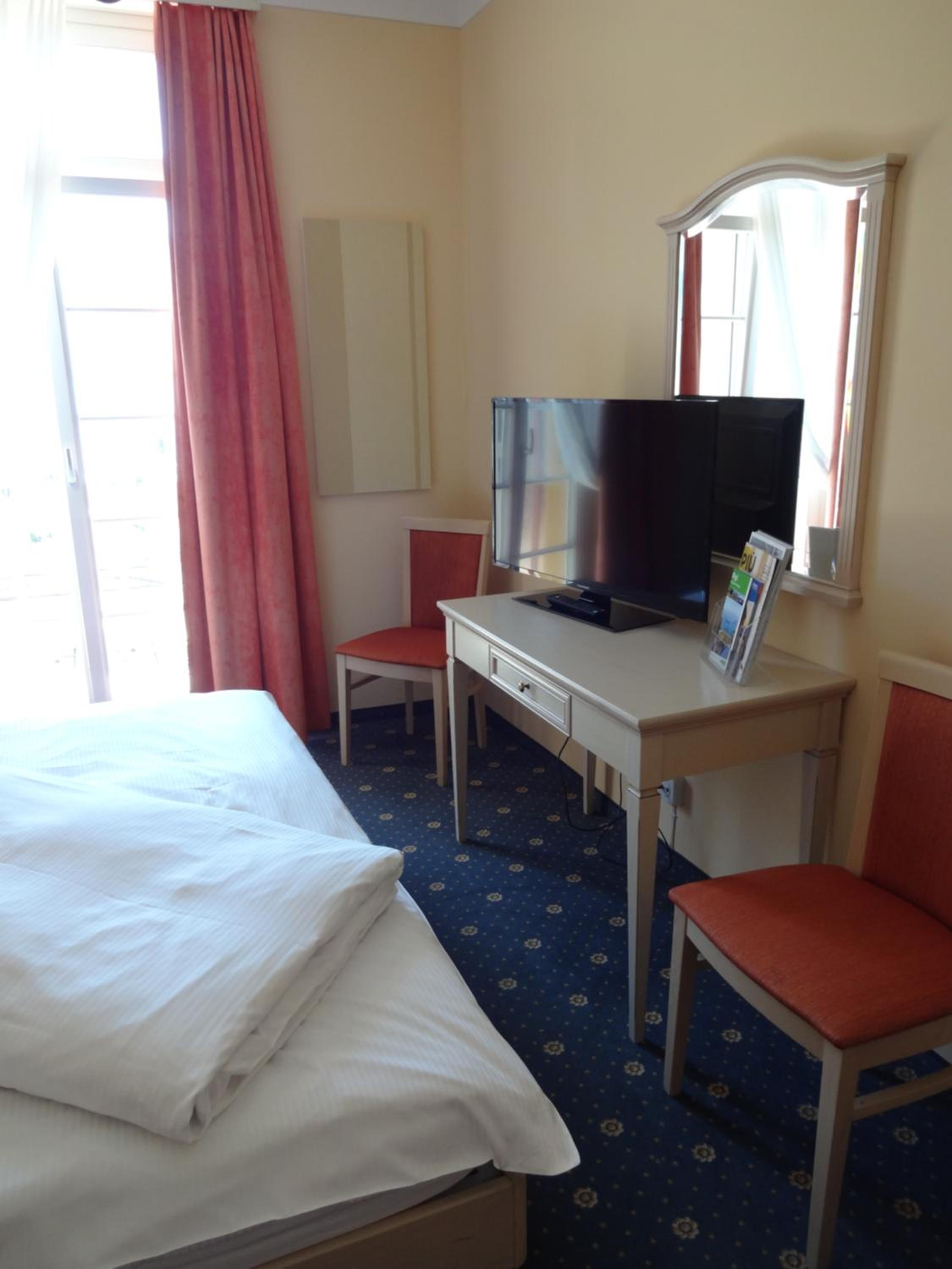 Double Room with Balcony photo 3