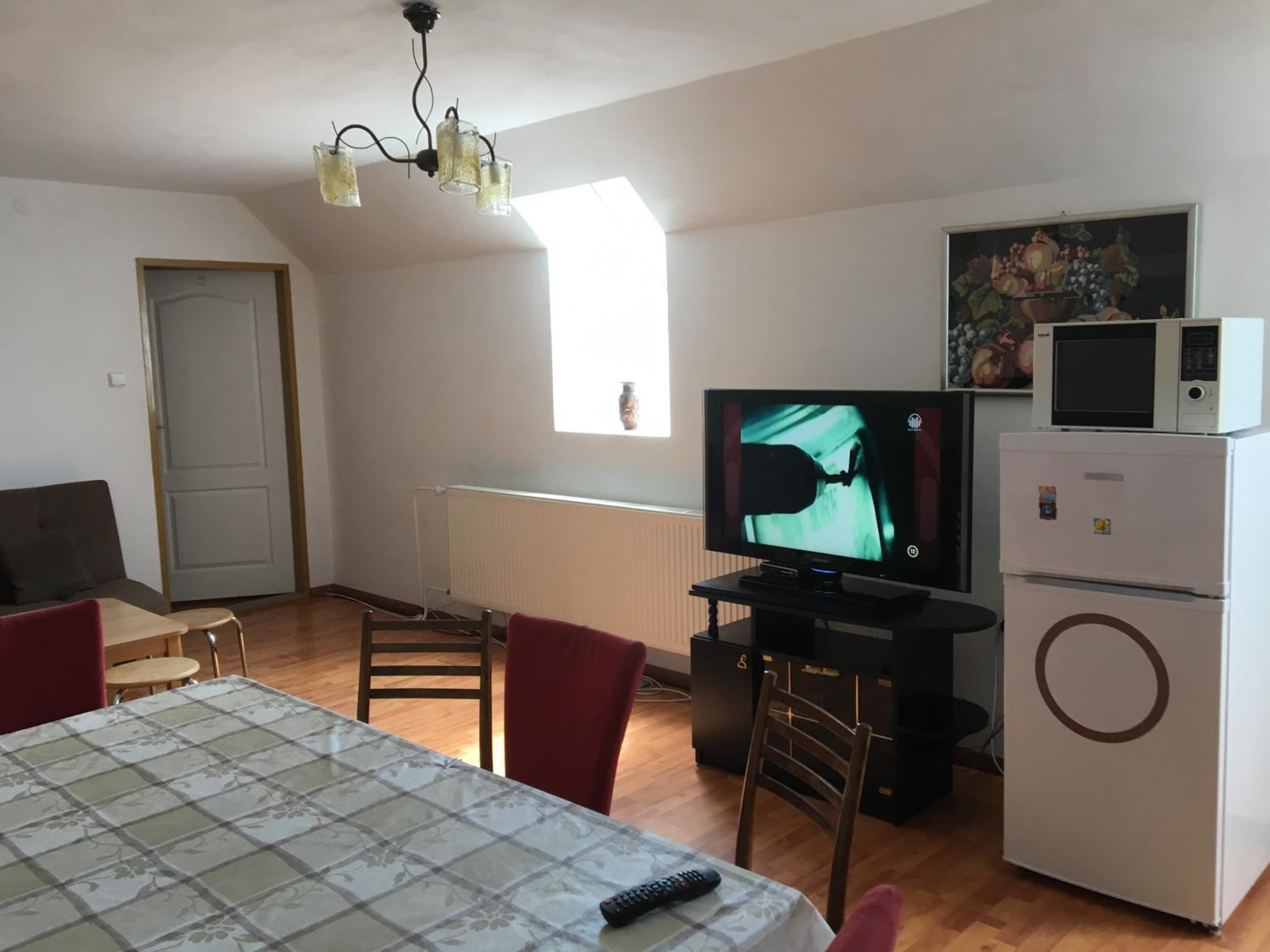 Three-Bedroom Apartment - Photo 6