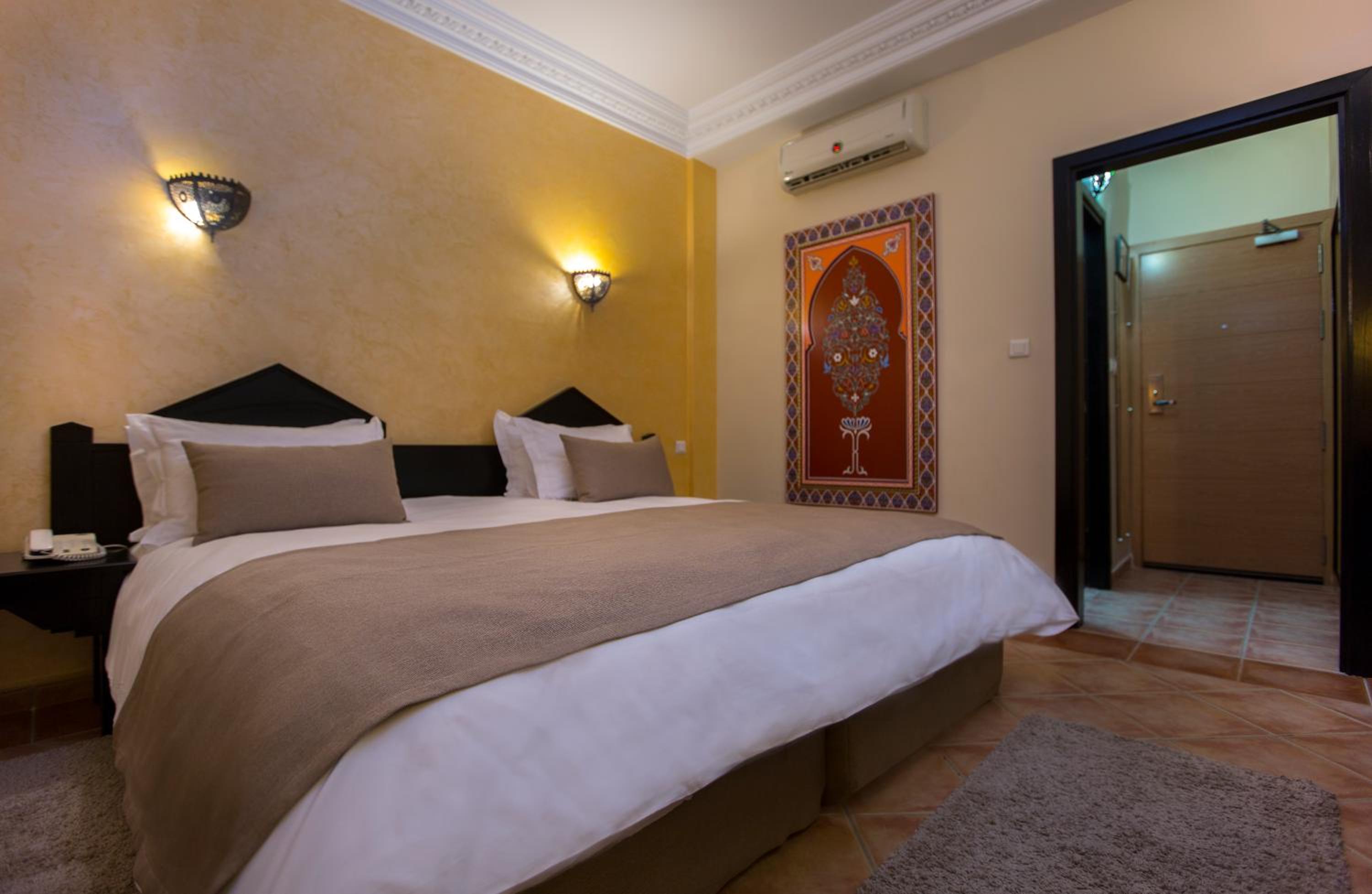 Double or Twin Room with Pool View photo 1