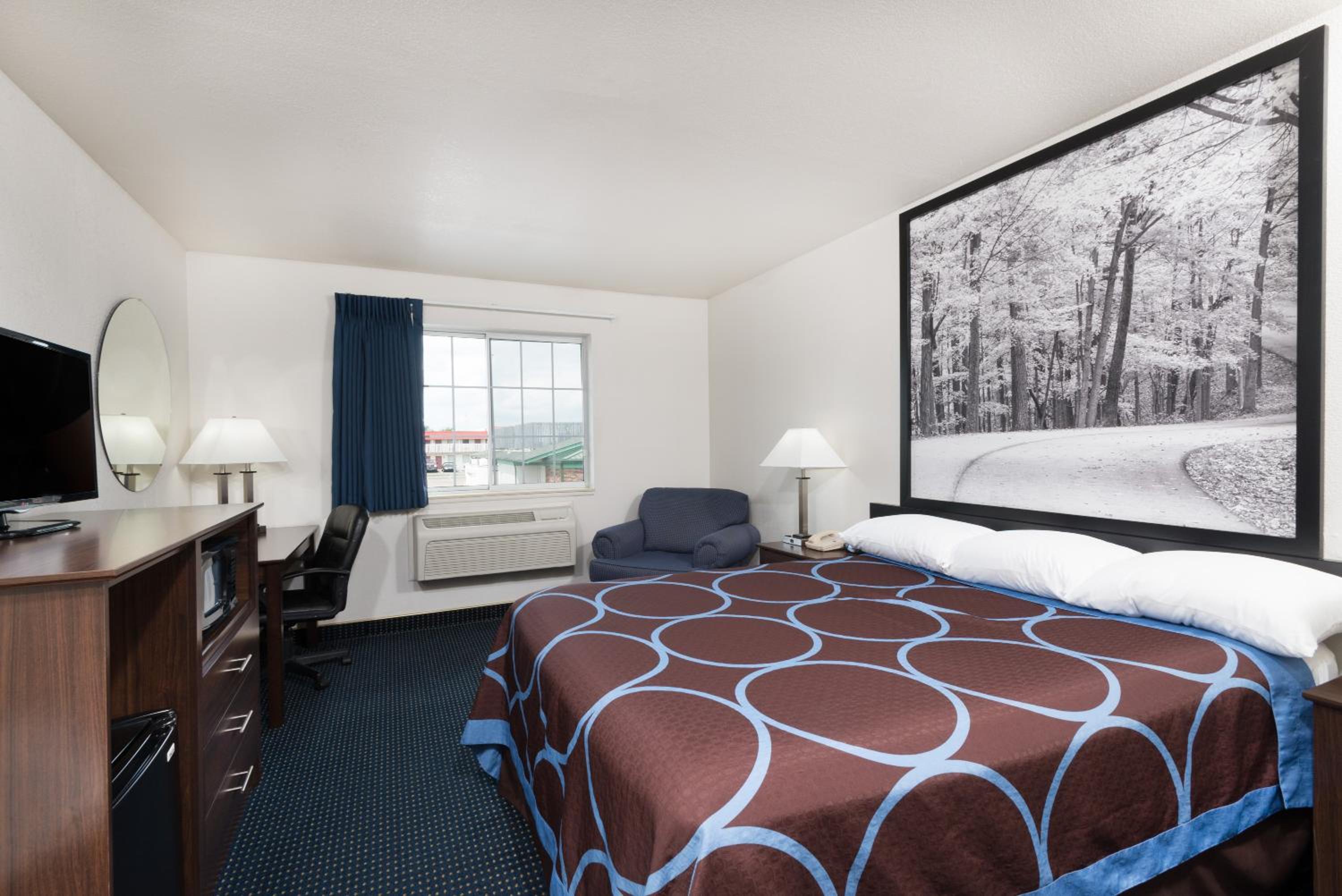 King Room - Non-Smoking - Photo 1