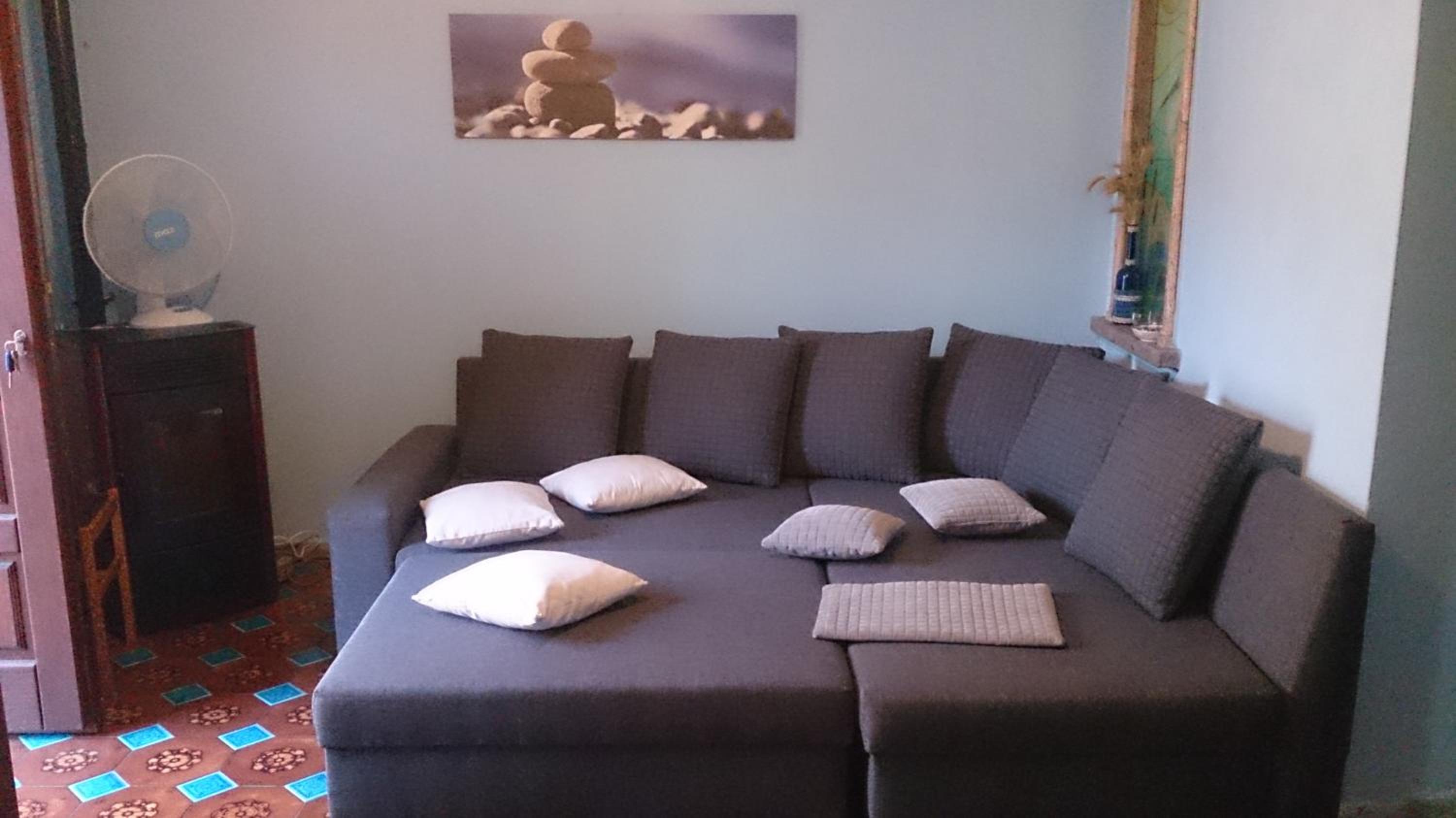 One-Bedroom House photo 3