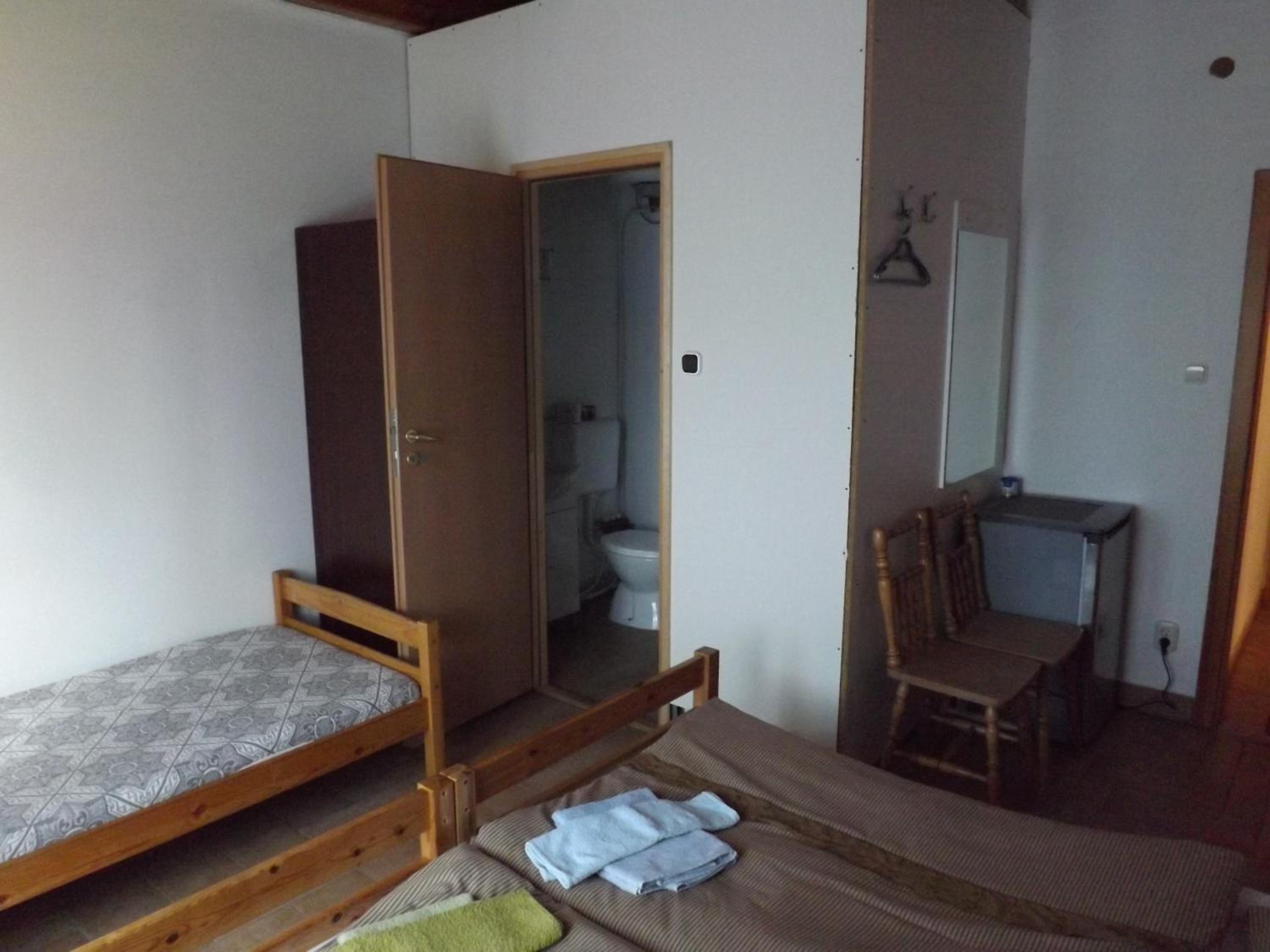Double or Twin Room with Private Bathroom photo 2